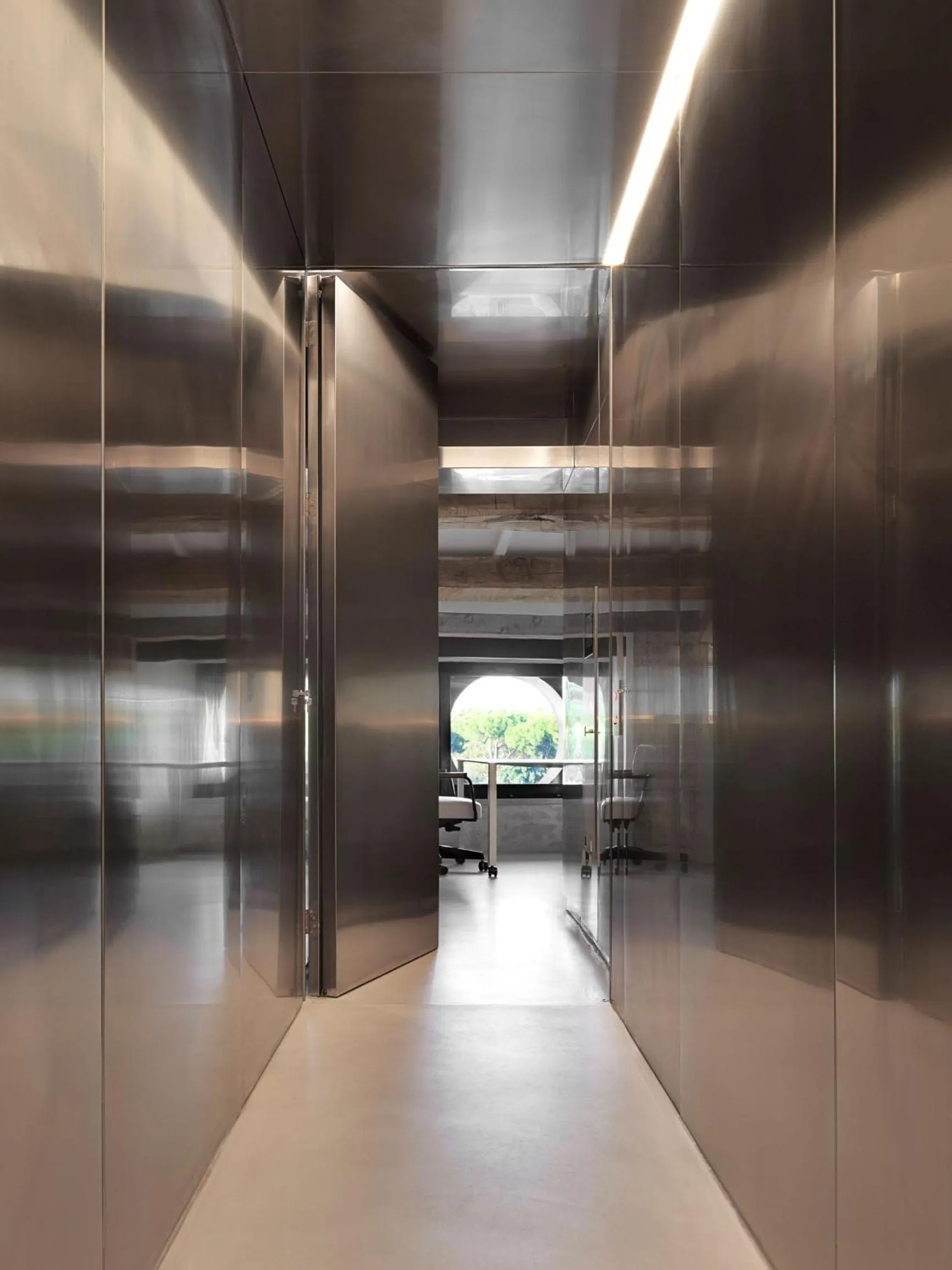 Decorative detail in Rhinoceros