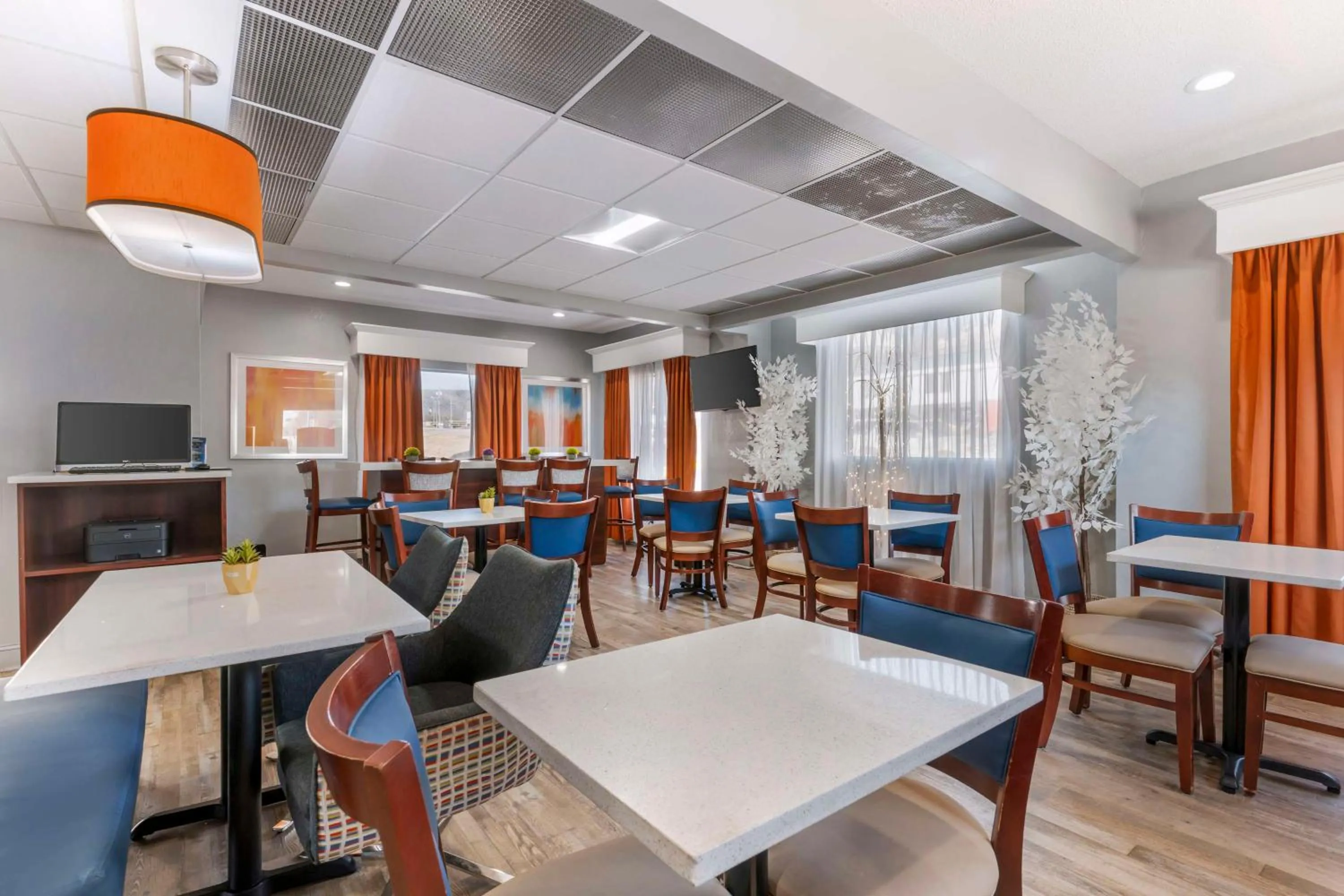 Breakfast in Best Western Royal Inn