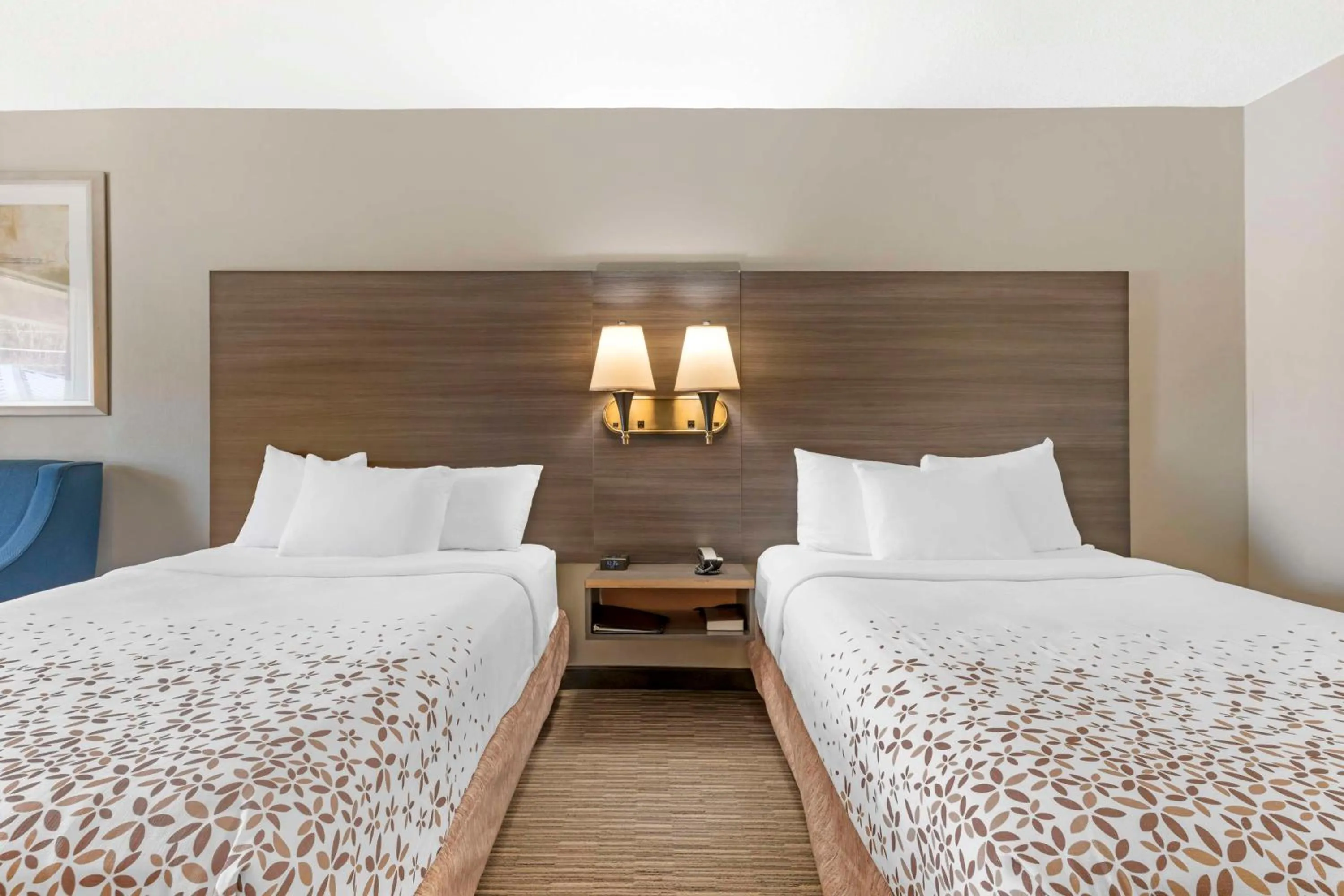 Bedroom, Bed in Best Western Royal Inn