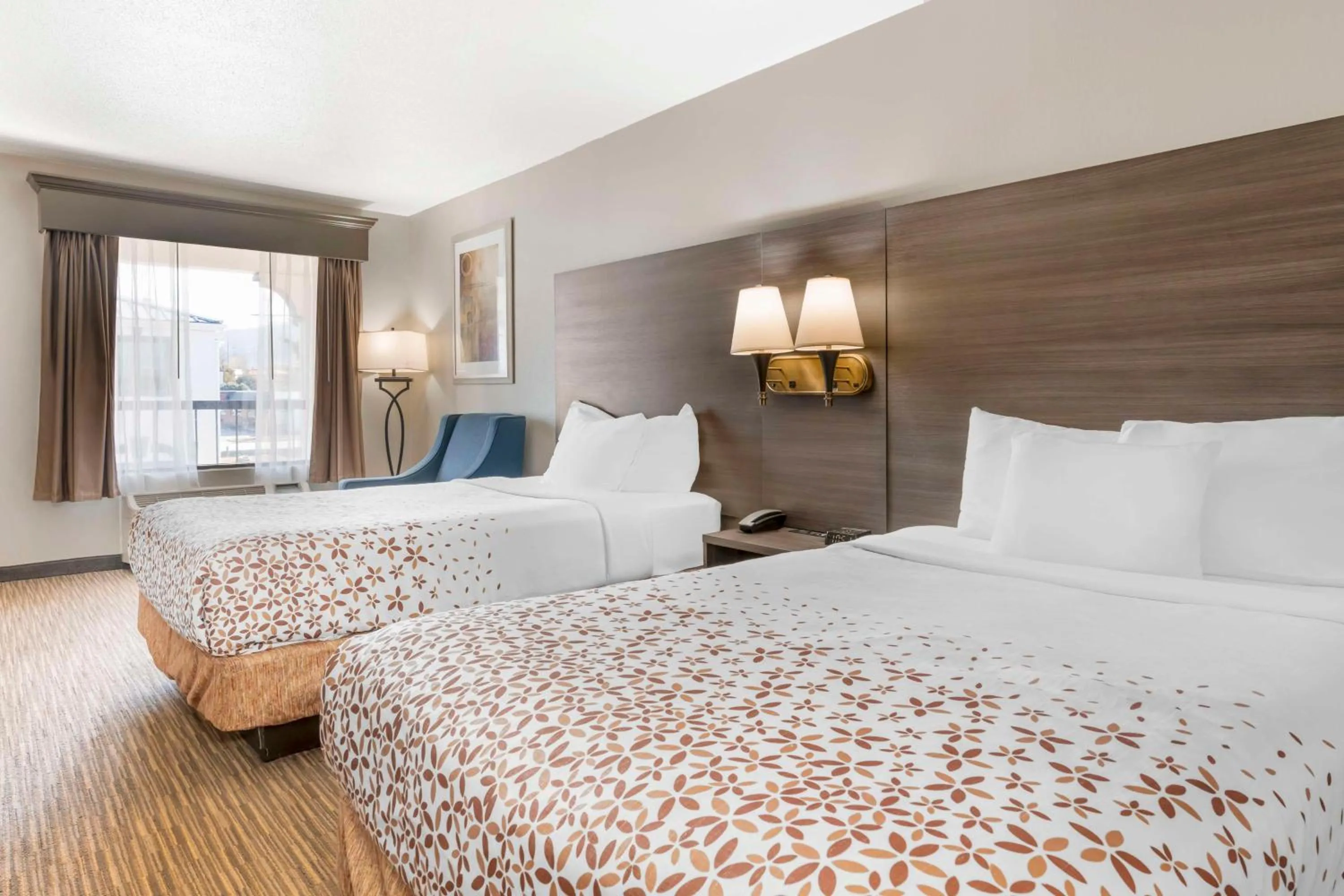 Bedroom, Bed in Best Western Royal Inn