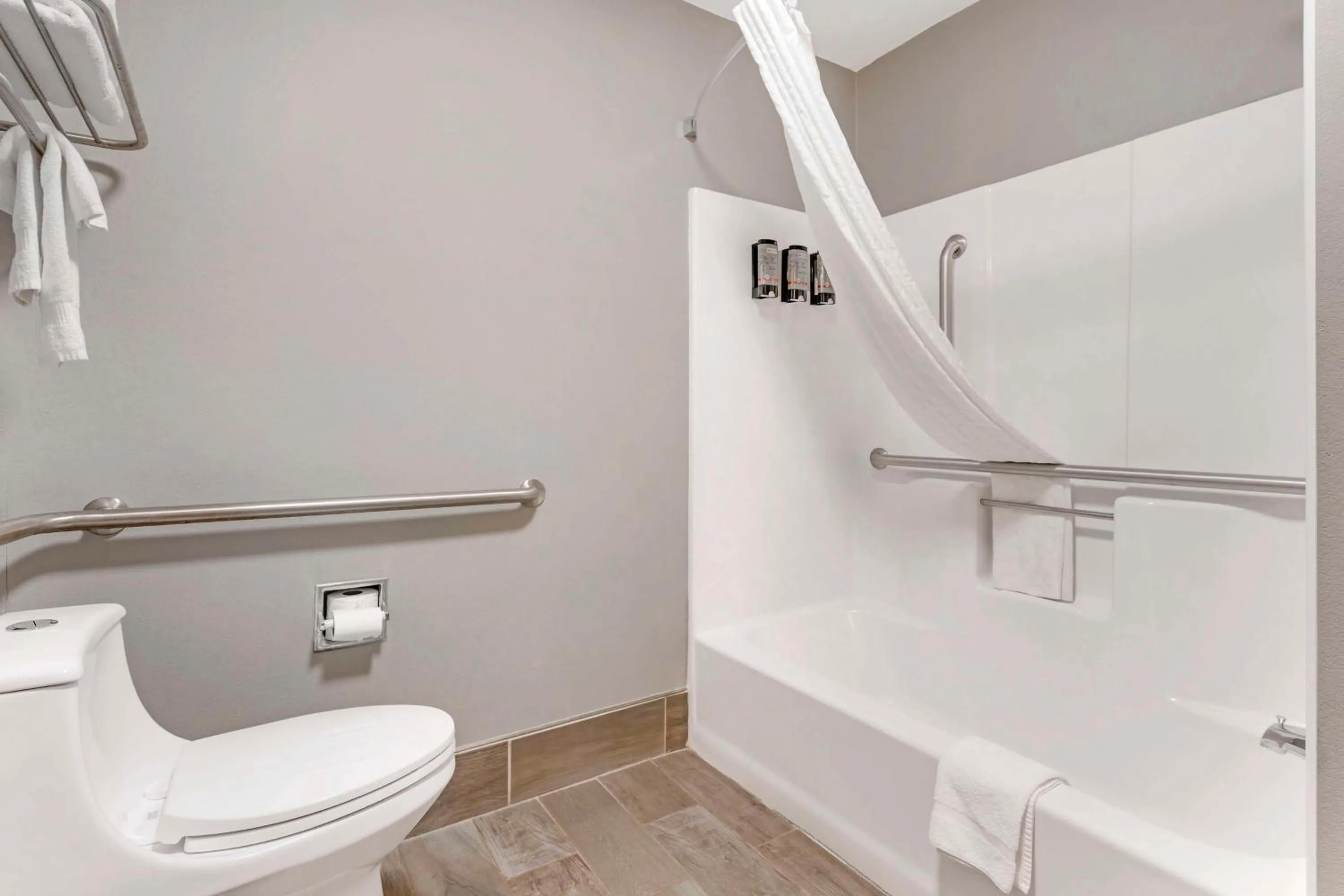 Bathroom in Best Western Royal Inn