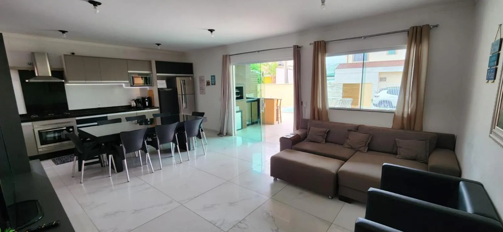 Linda casa no baln. Ponta do papagaio a 100m do mar