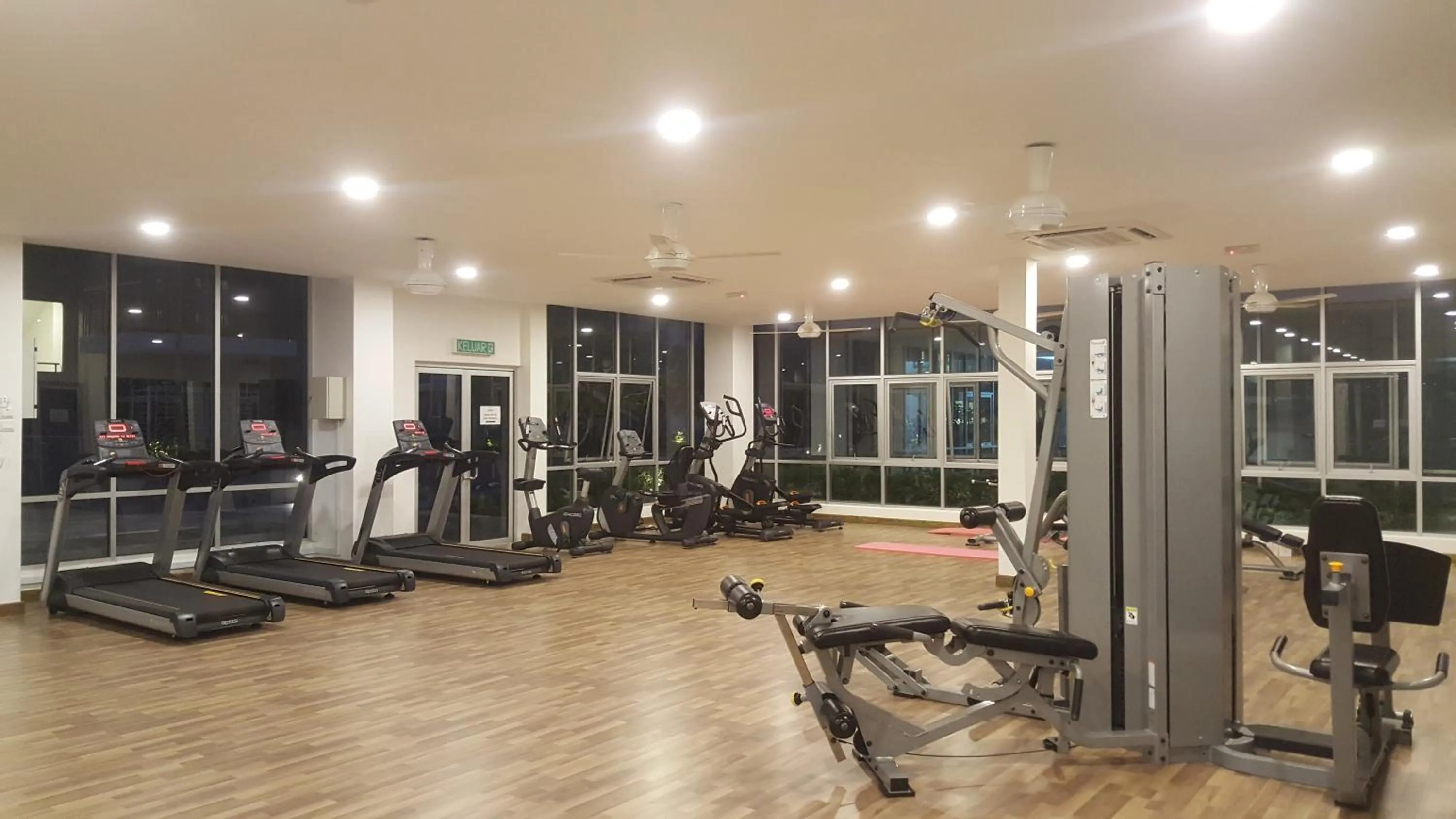 Fitness centre/facilities in Southville Stay @ Savanna Executive Suite