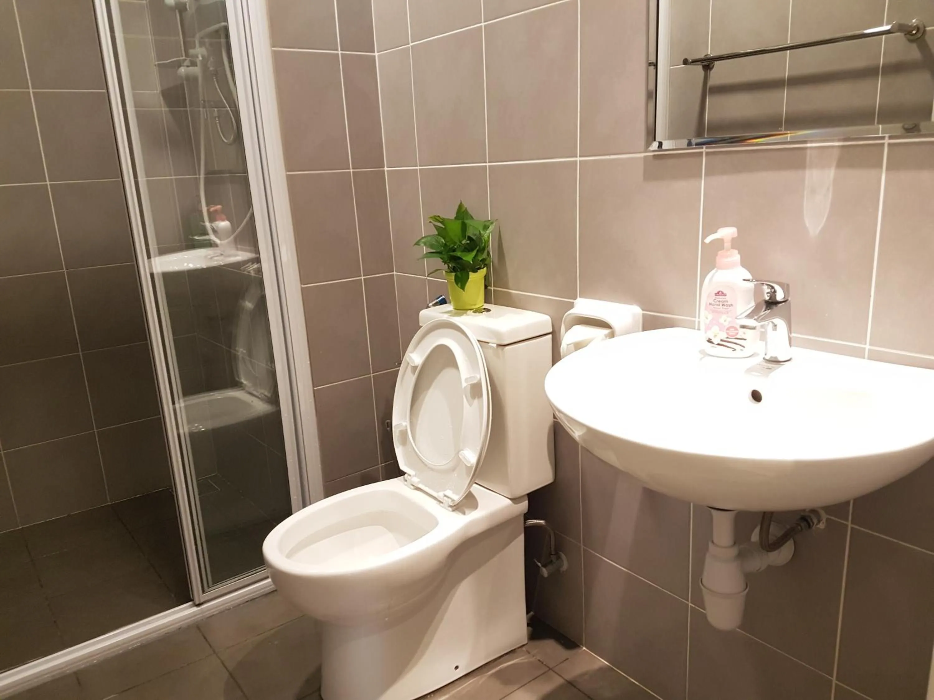 Bathroom in Southville Stay @ Savanna Executive Suite