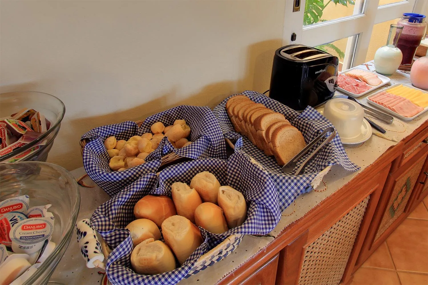 Restaurant/places to eat in Pousada Villa Maritima