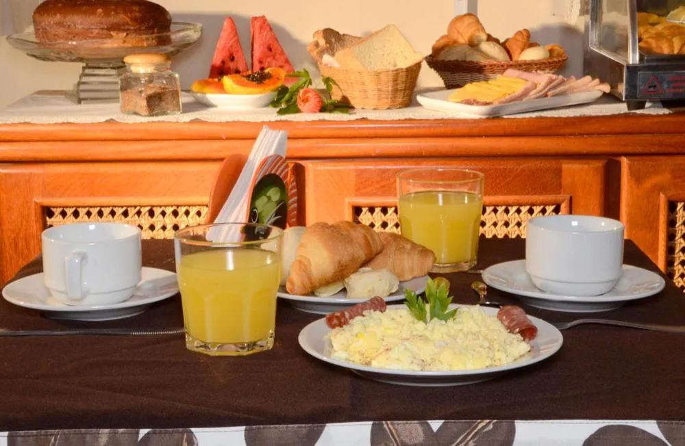 Restaurant/places to eat in Pousada Villa Maritima