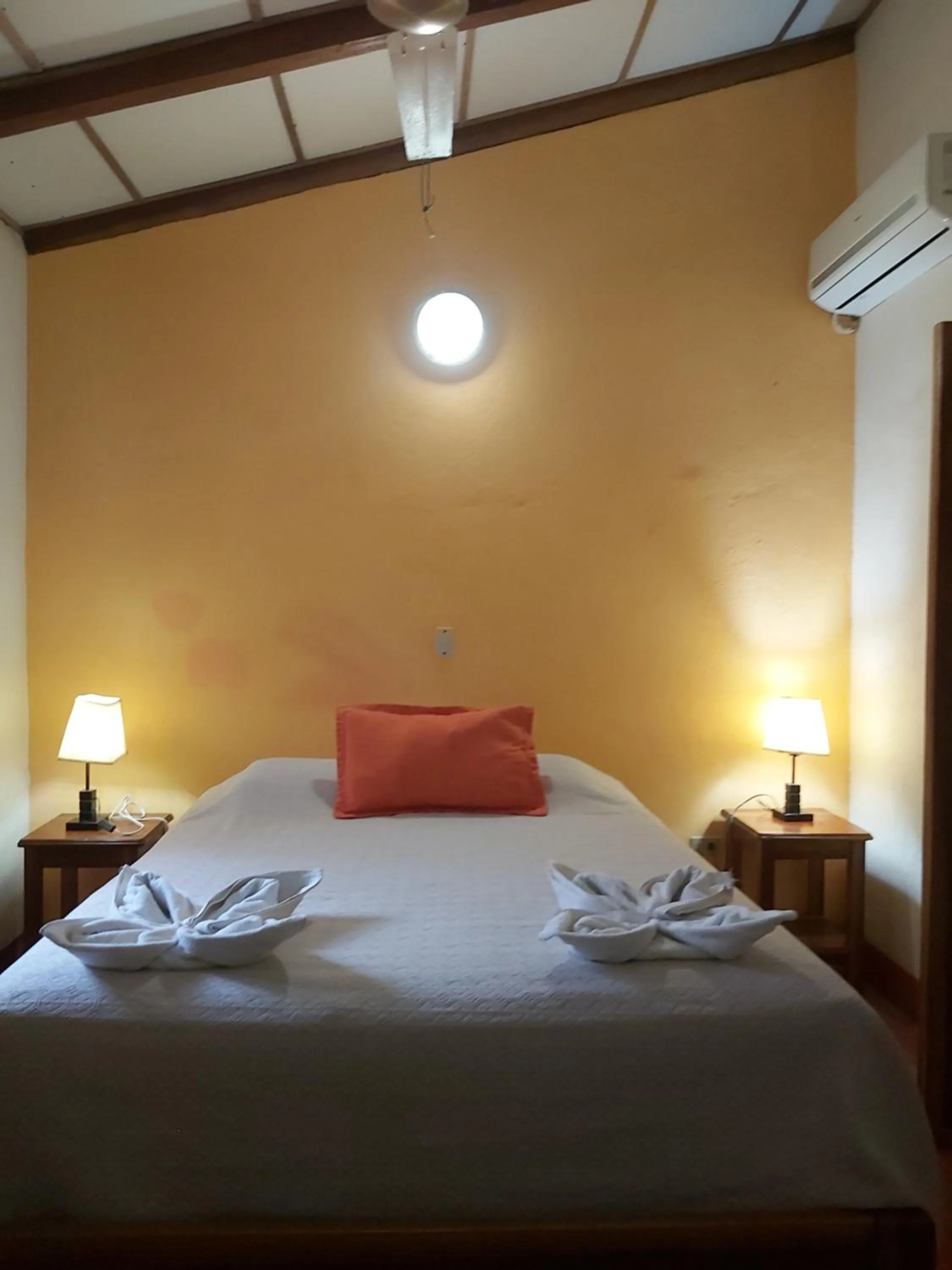 Bed in Hotel Casa Barcelona