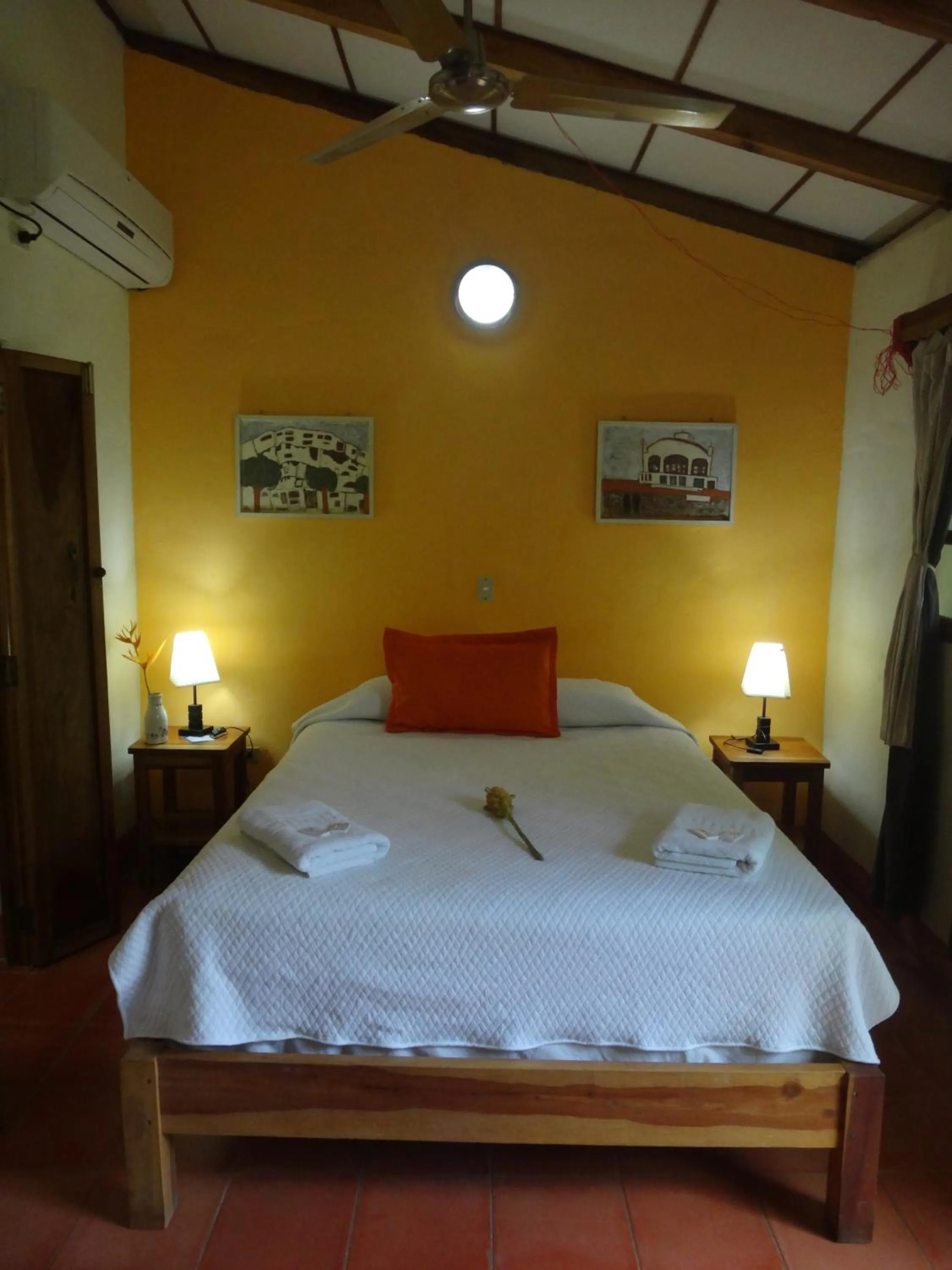 Bed in Hotel Casa Barcelona