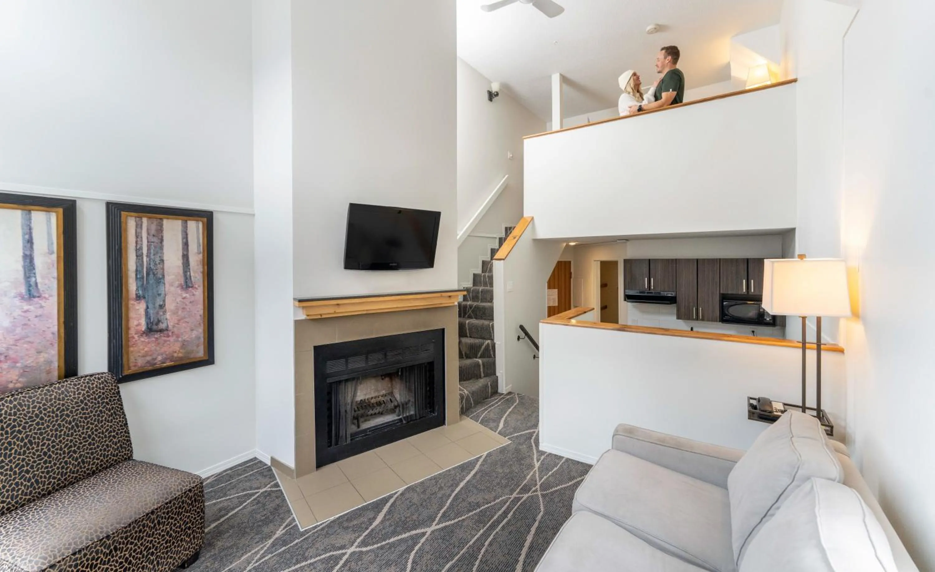 TV and multimedia in Mountain Side Hotel Whistler by Executive