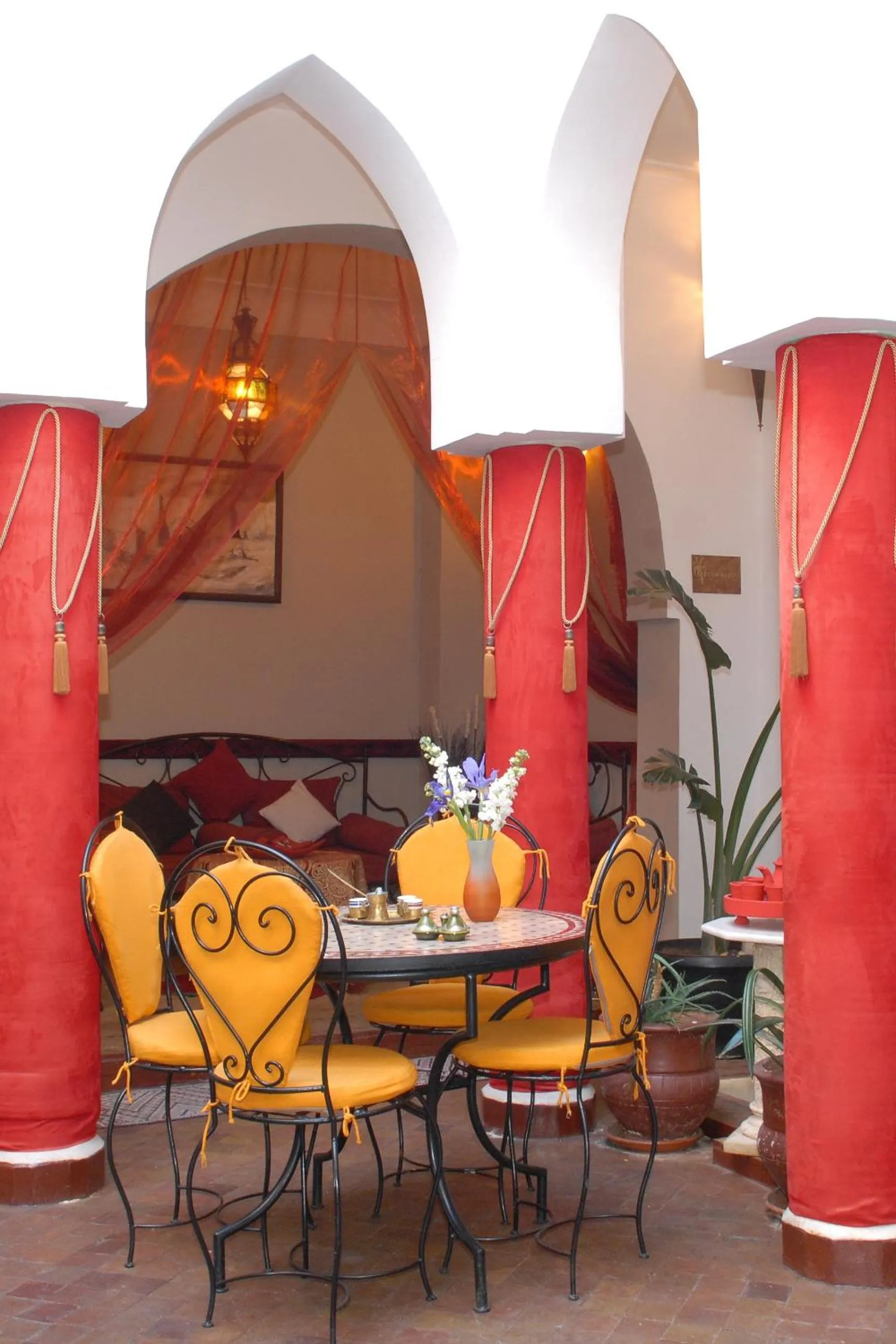 Restaurant/places to eat in Riad Minorisa