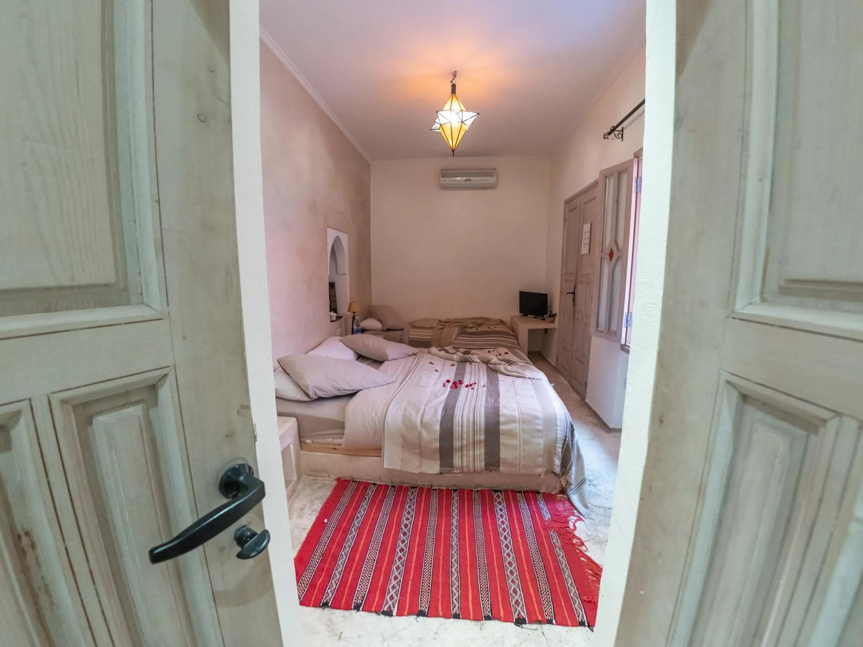 View (from property/room), Bed in Riad Tahani