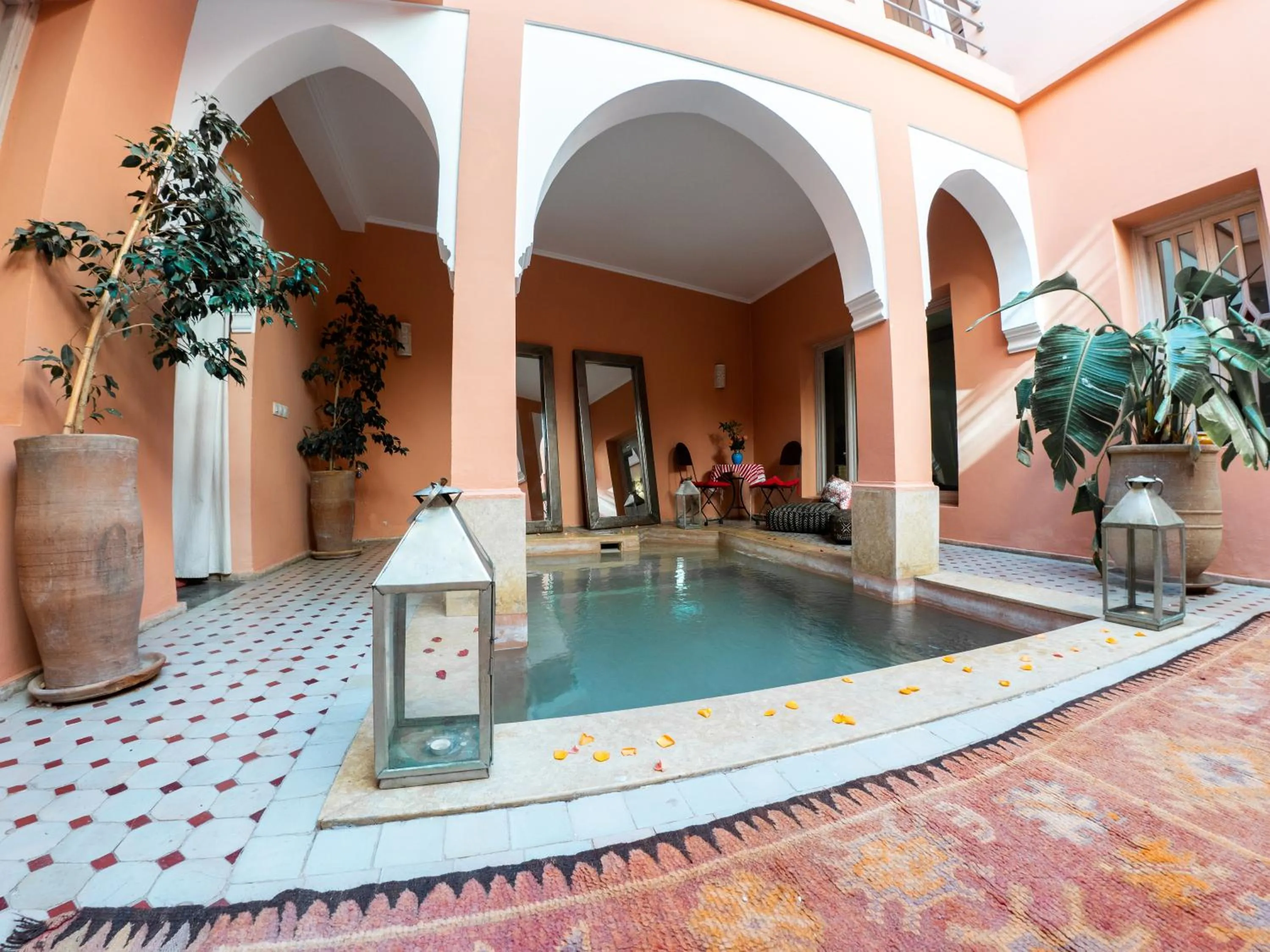 Property building in Riad Tahani