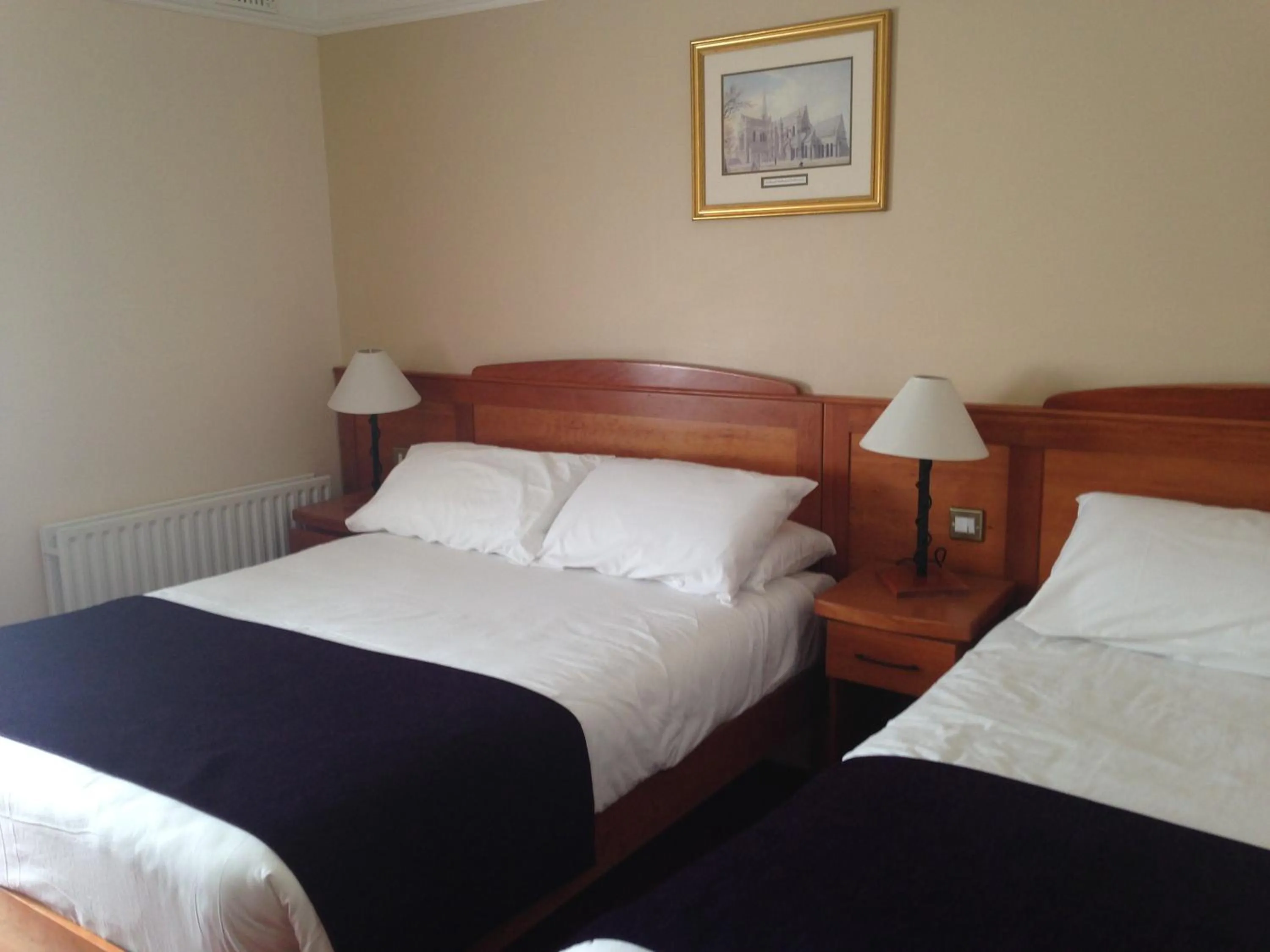 Photo of the whole room, Bed in Kilford Arms