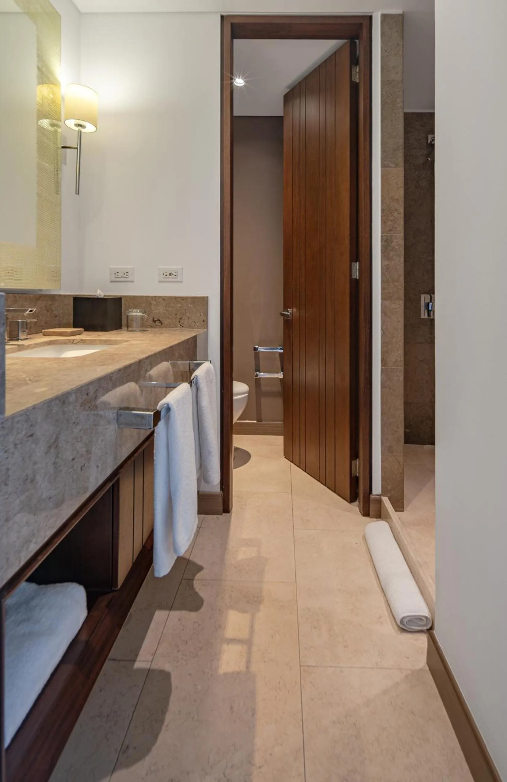 Bathroom in Hotel Chico 97 By OxoHotel