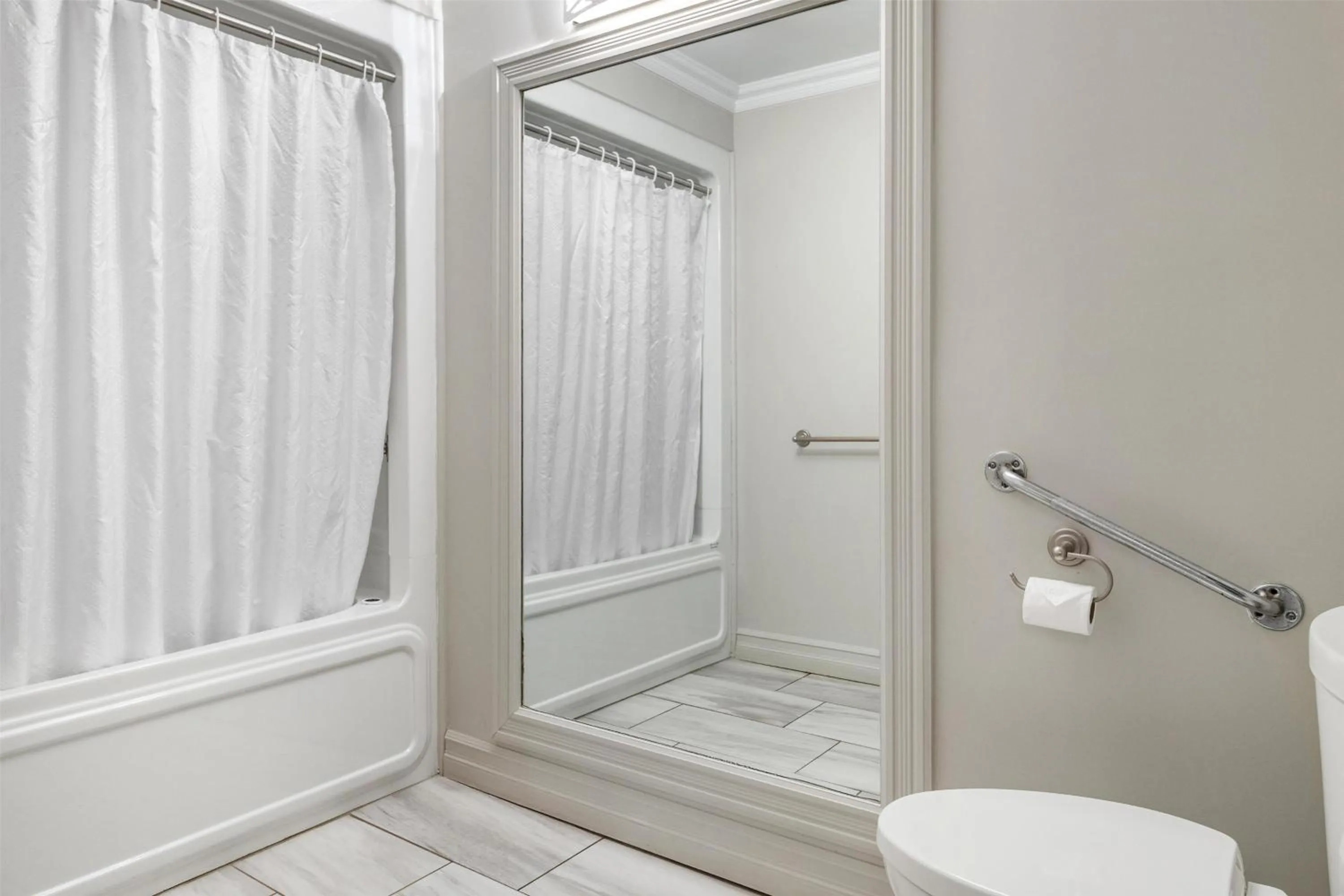 Bathroom in Dannys Suites, SureStay Collection by Best Western