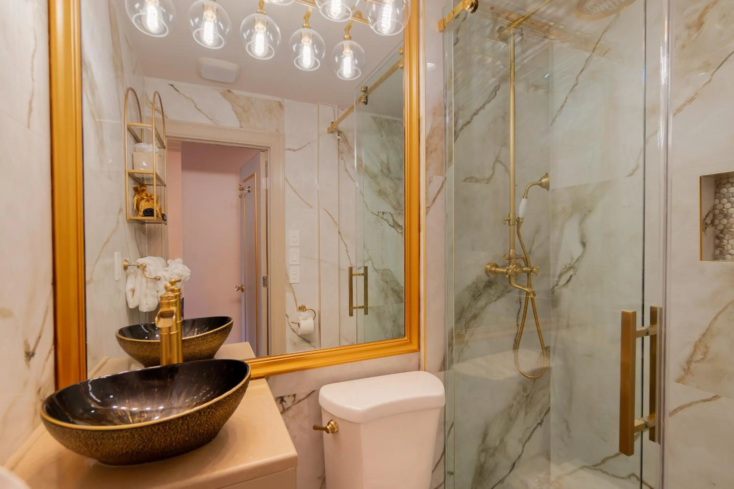 Hemingway Suites at Palm Beach Hotel Island