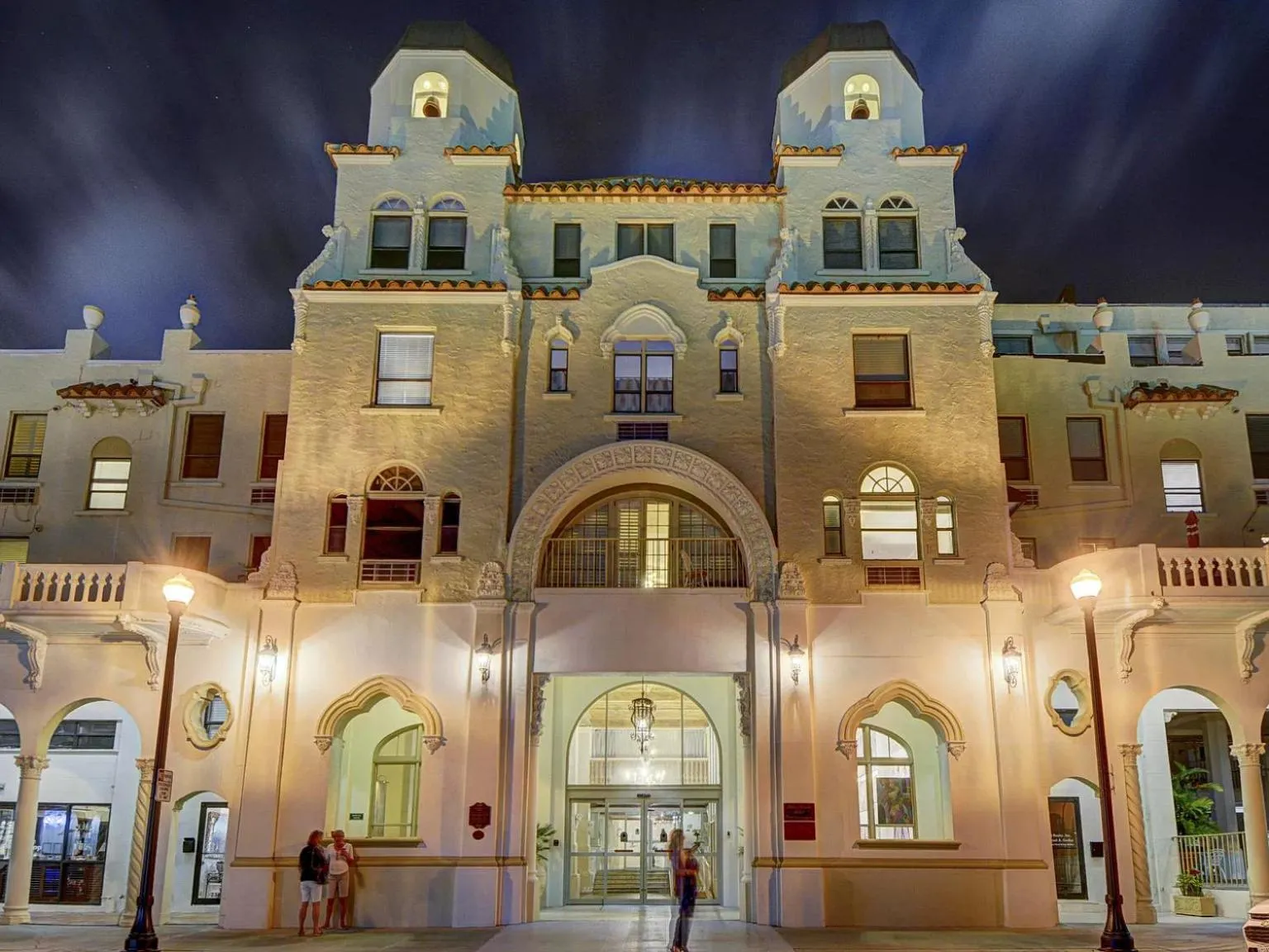 Facade/entrance in Hemingway Suites at Palm Beach Hotel Island