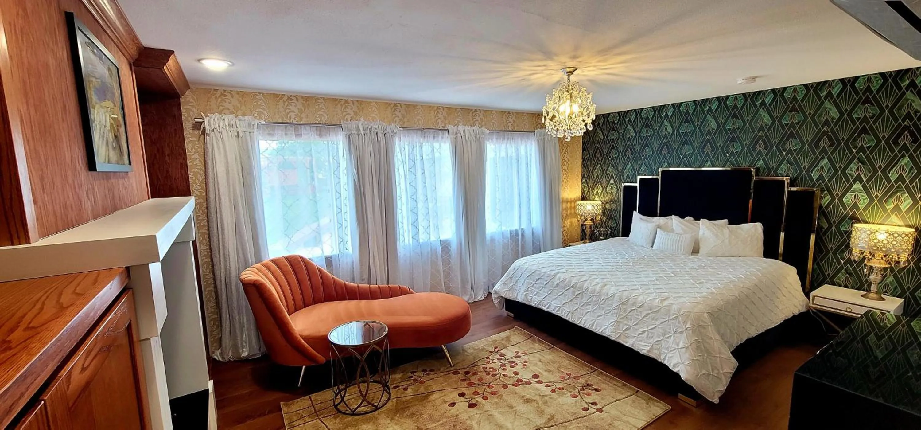 Bed in Retro Inn at Mesa Verde