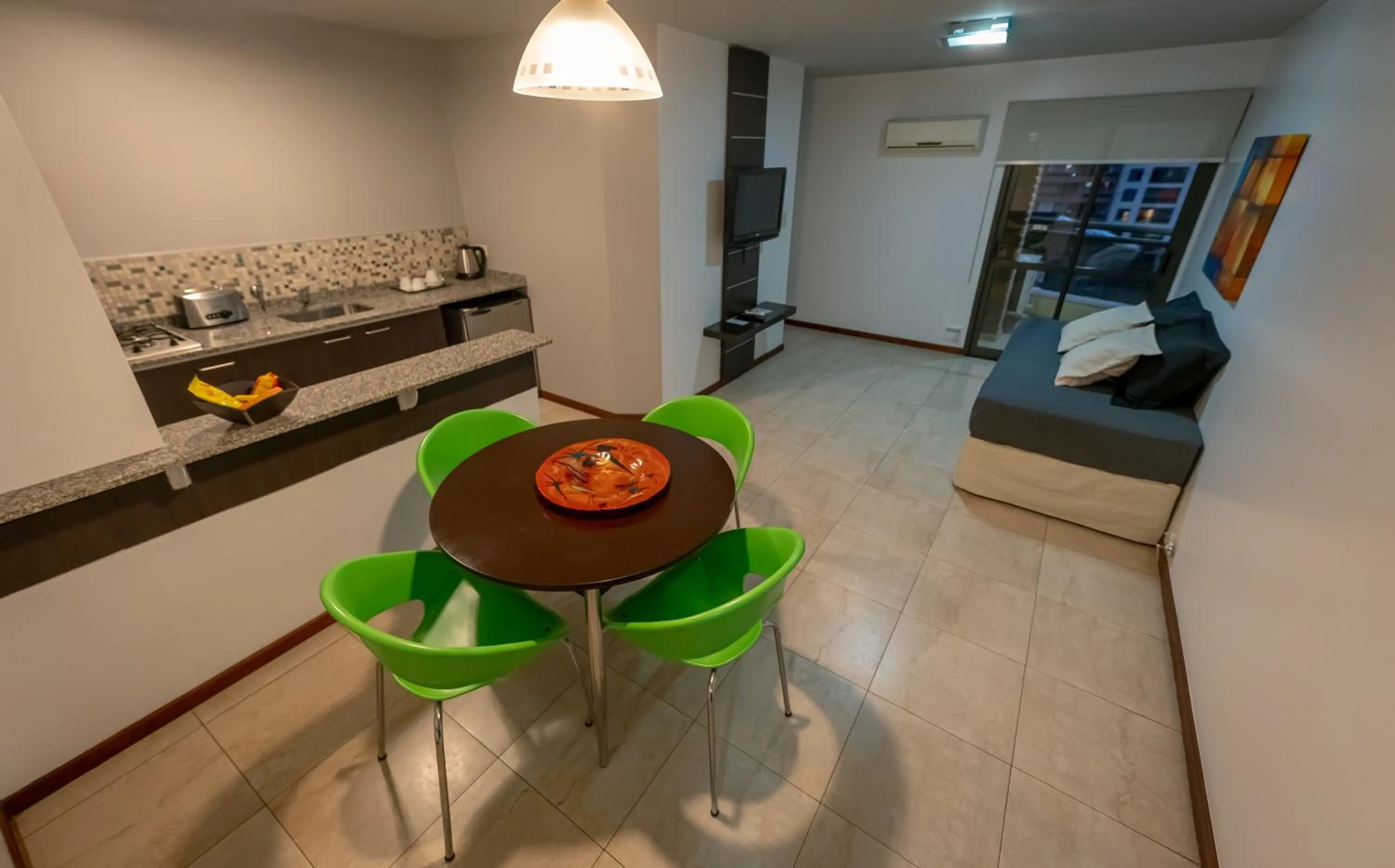Kitchen or kitchenette in Kube Apartments Express