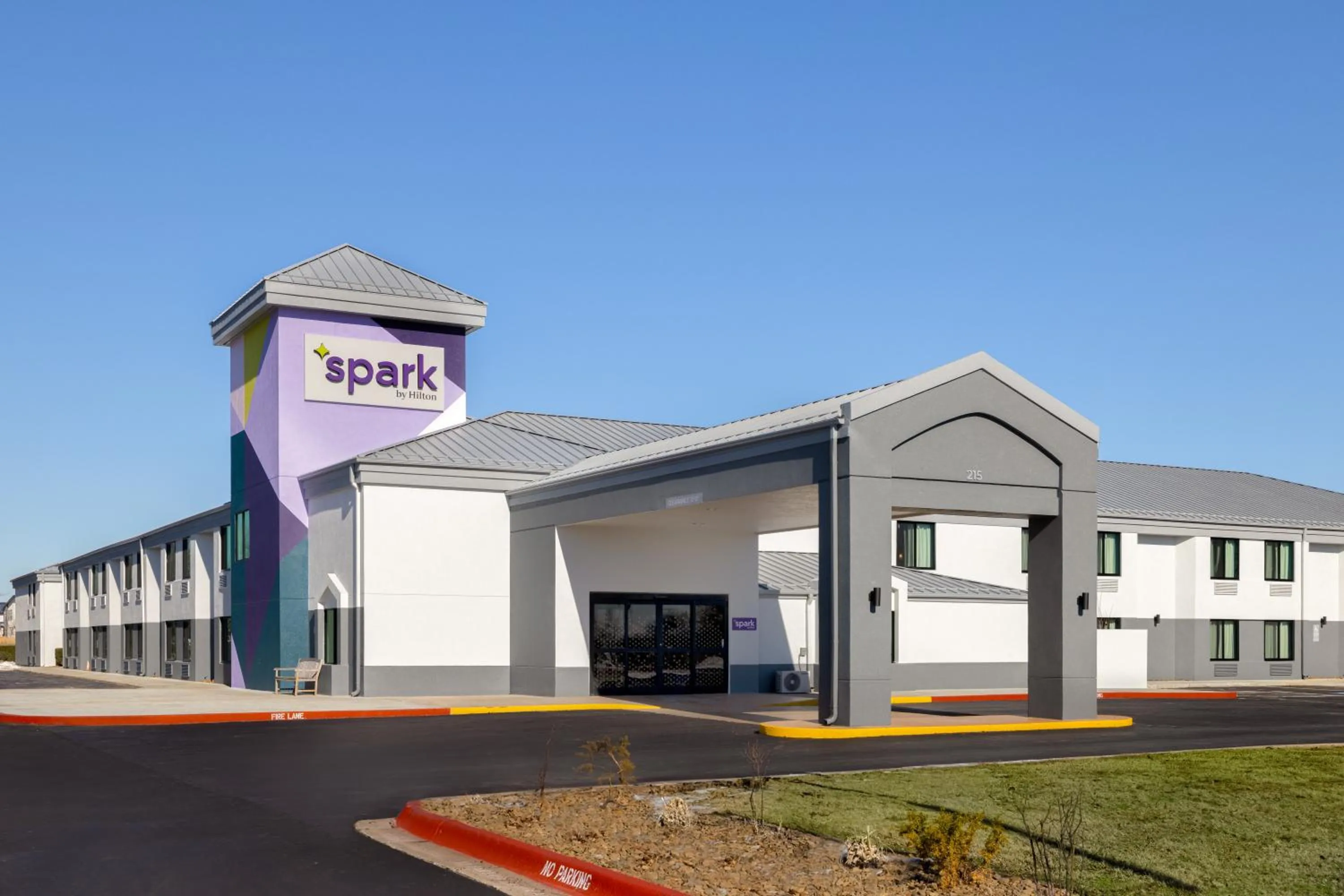 Property building in Quality Inn Bentonville-Rogers