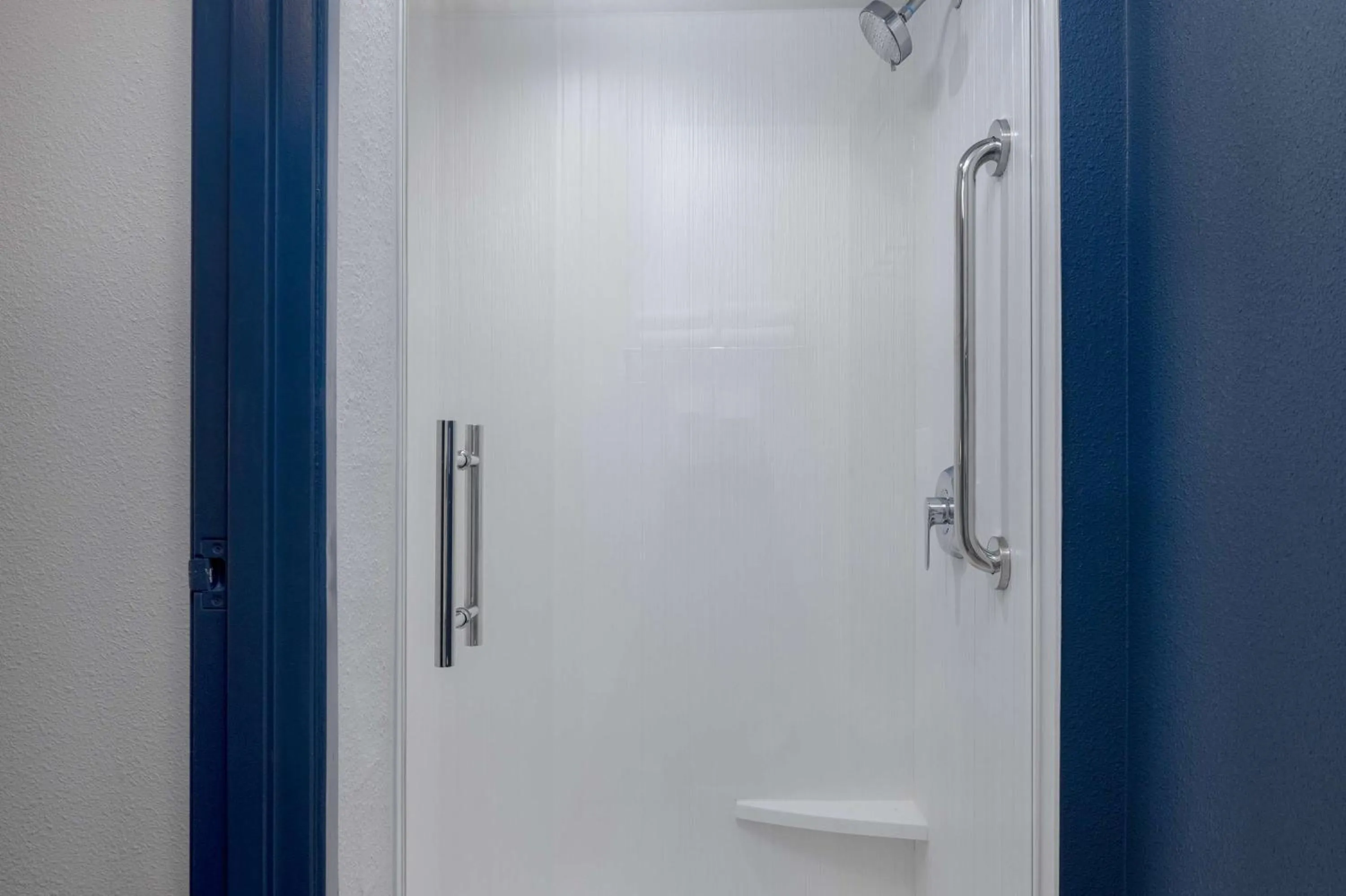 Bathroom in Quality Inn Bentonville-Rogers