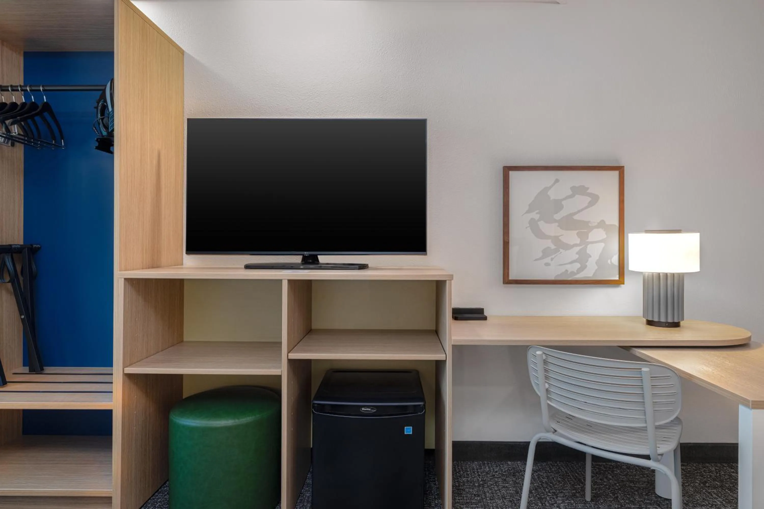 TV and multimedia in Quality Inn Bentonville-Rogers