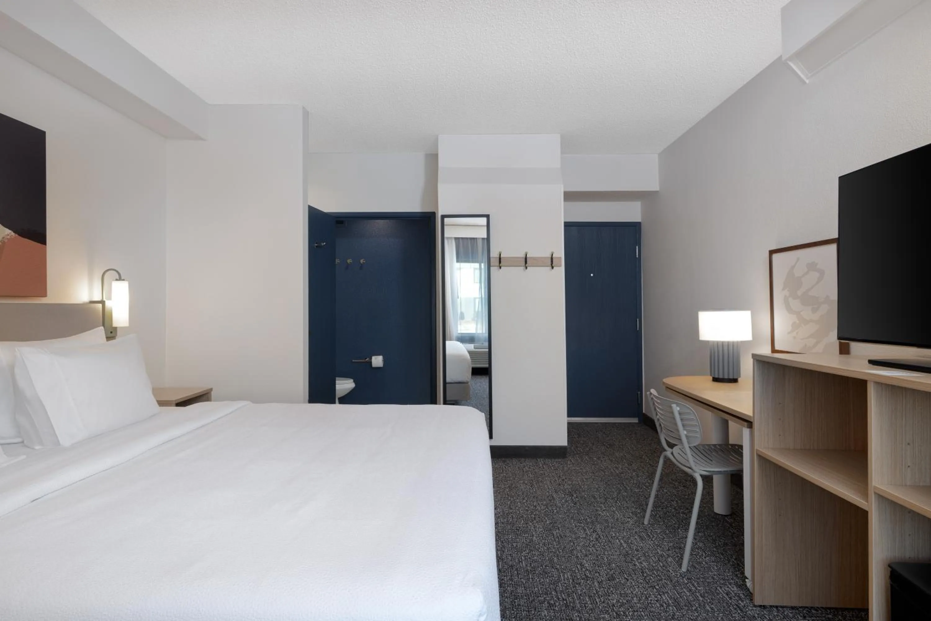 Photo of the whole room, Bed in Quality Inn Bentonville-Rogers