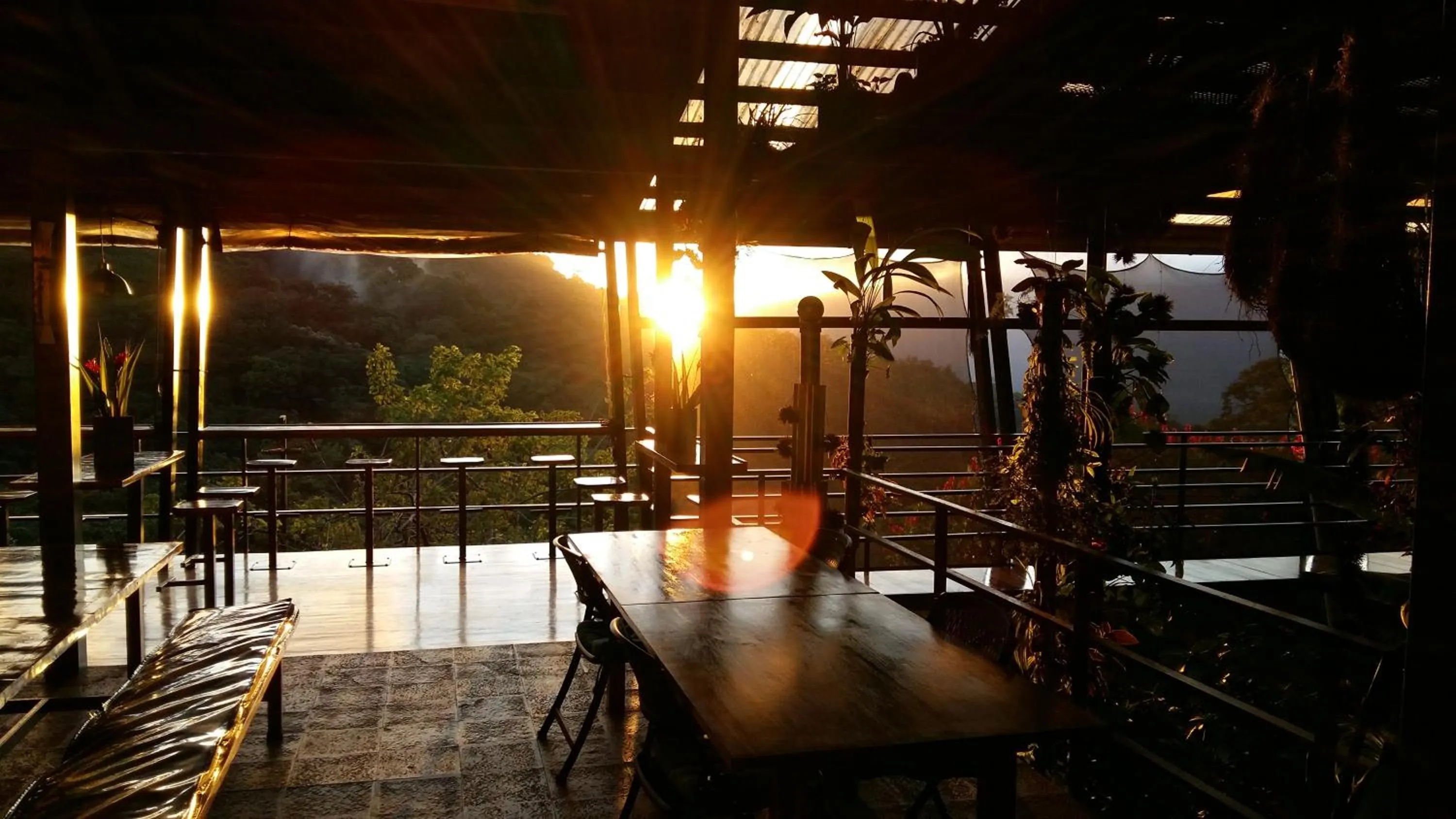 Lounge or bar in Celeste Mountain Lodge