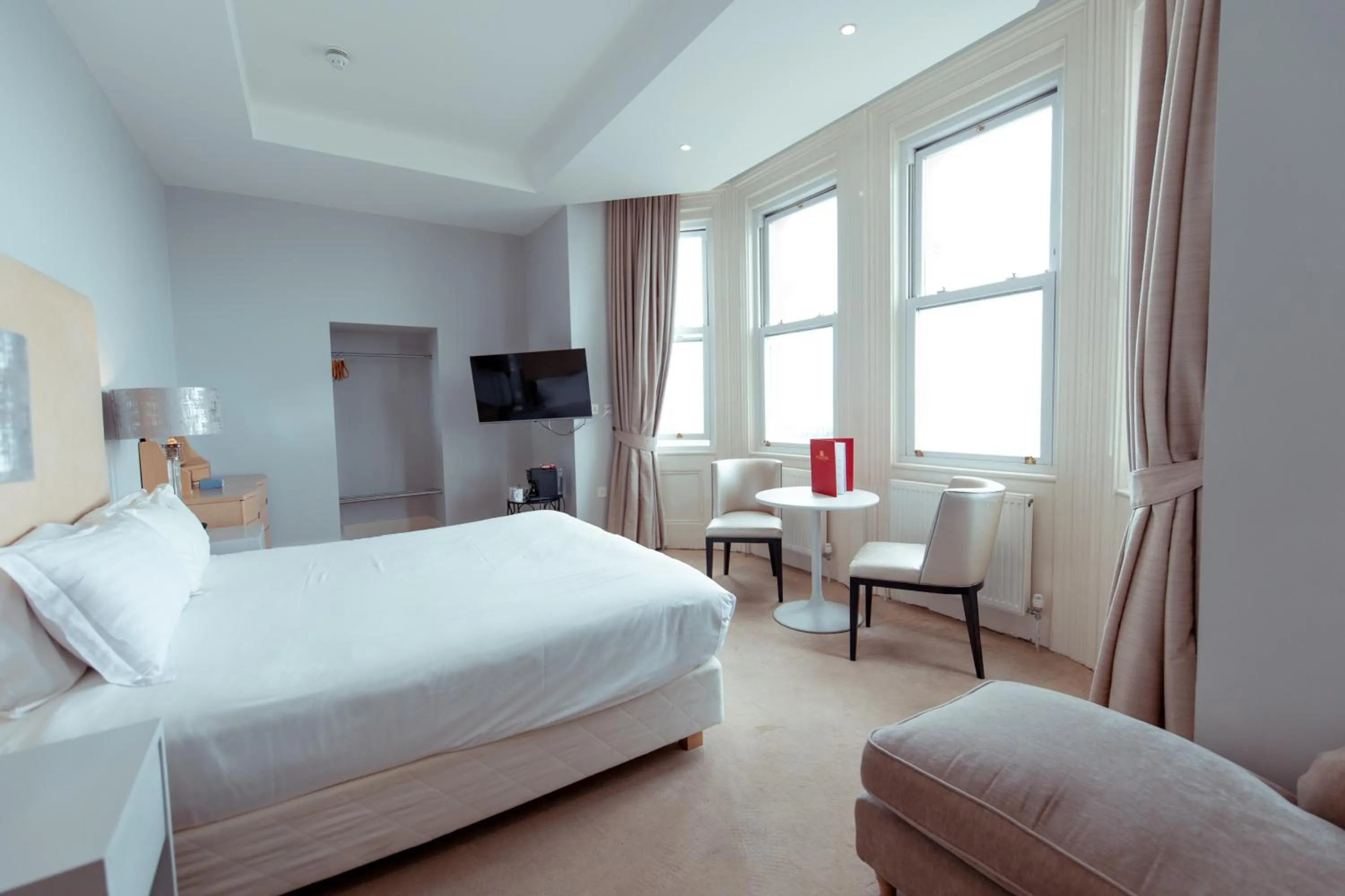 Bed in The Chatsworth Hotel