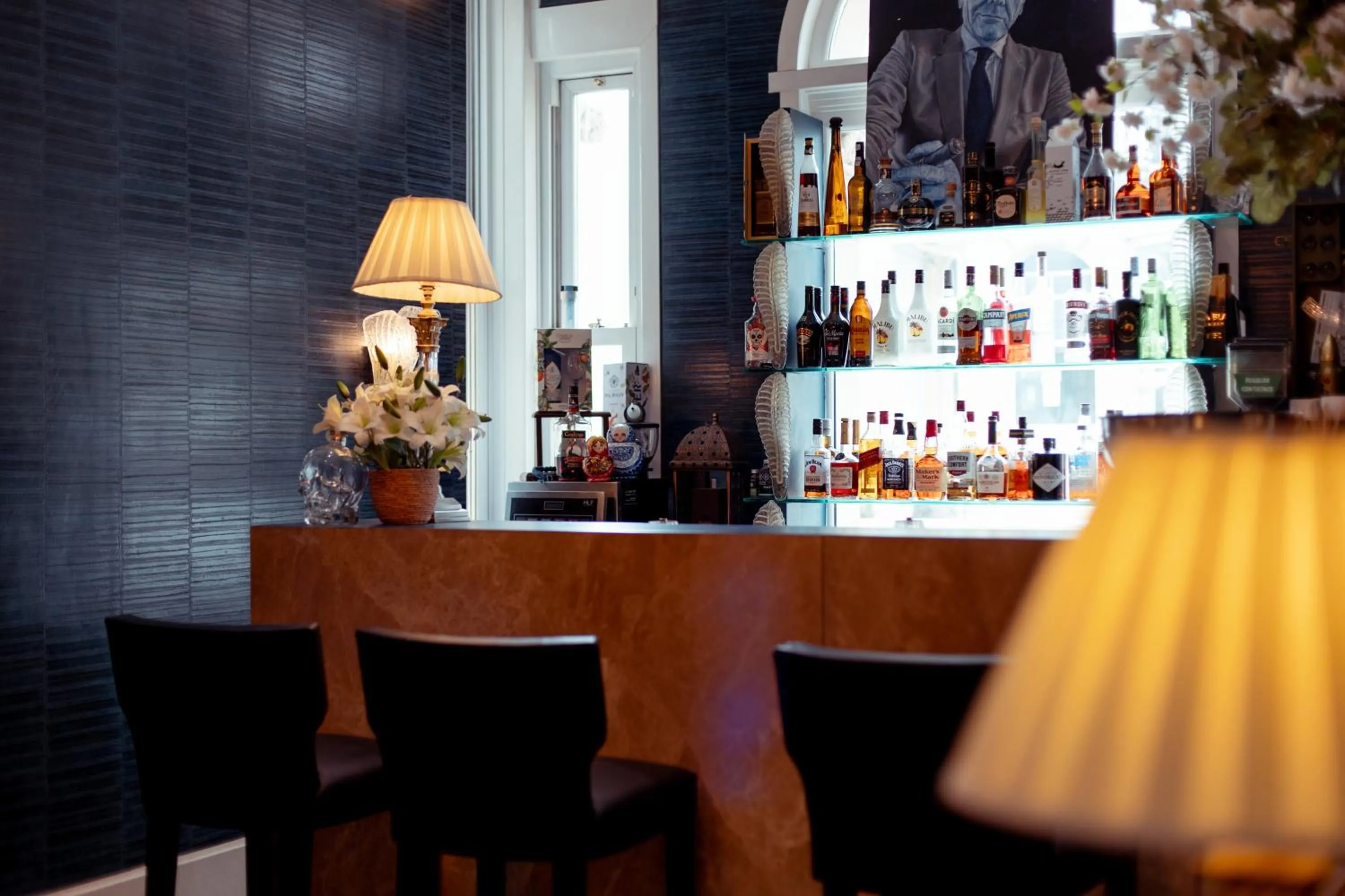 Lounge or bar in The Chatsworth Hotel