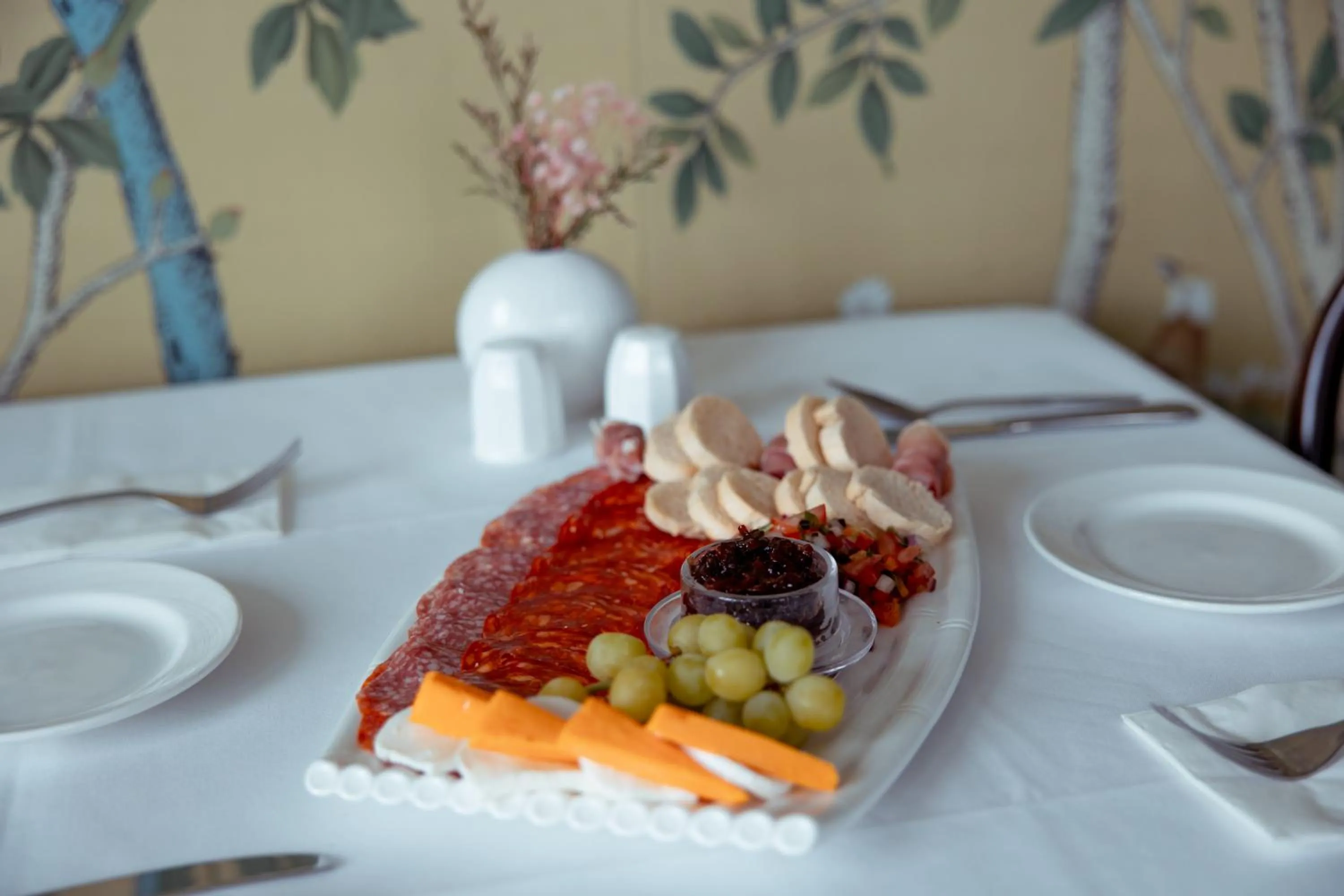 Restaurant/places to eat in The Chatsworth Hotel