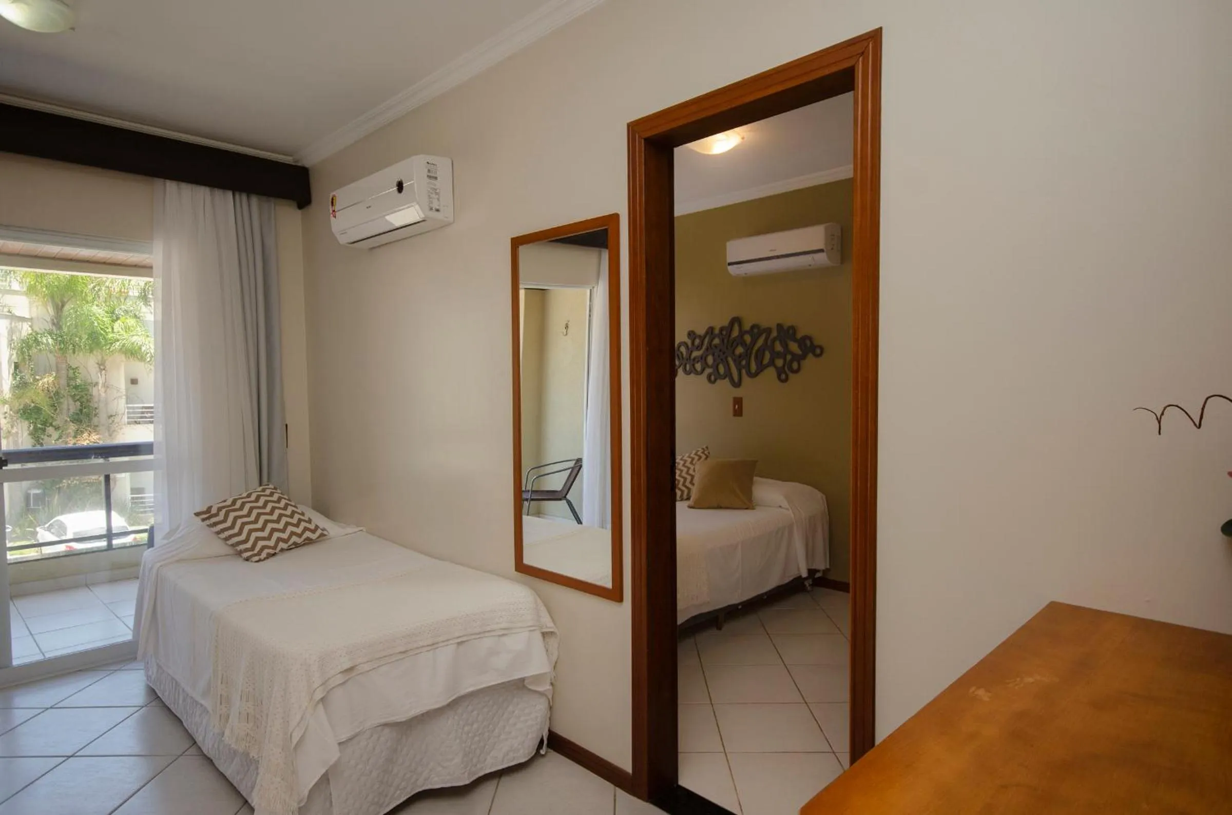 Photo of the whole room, Bed in Pousada Garatéia