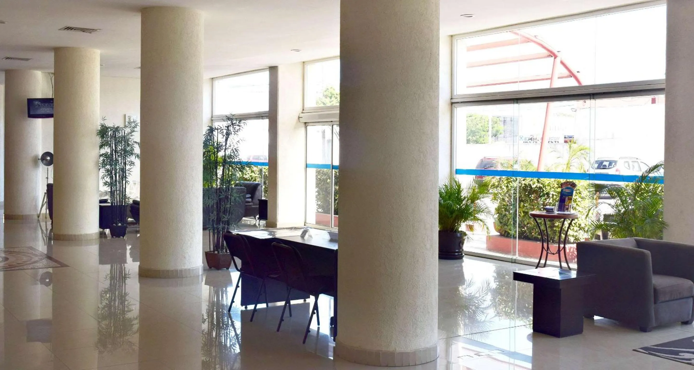 Lobby or reception in Best Western Global Express