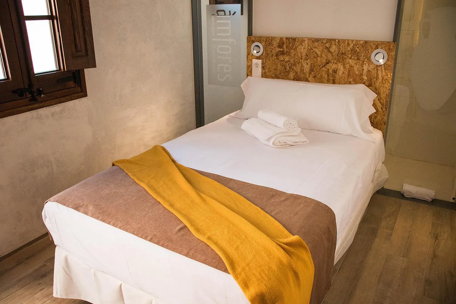 Bathroom, Bed in Àmfores Boutique Guest House