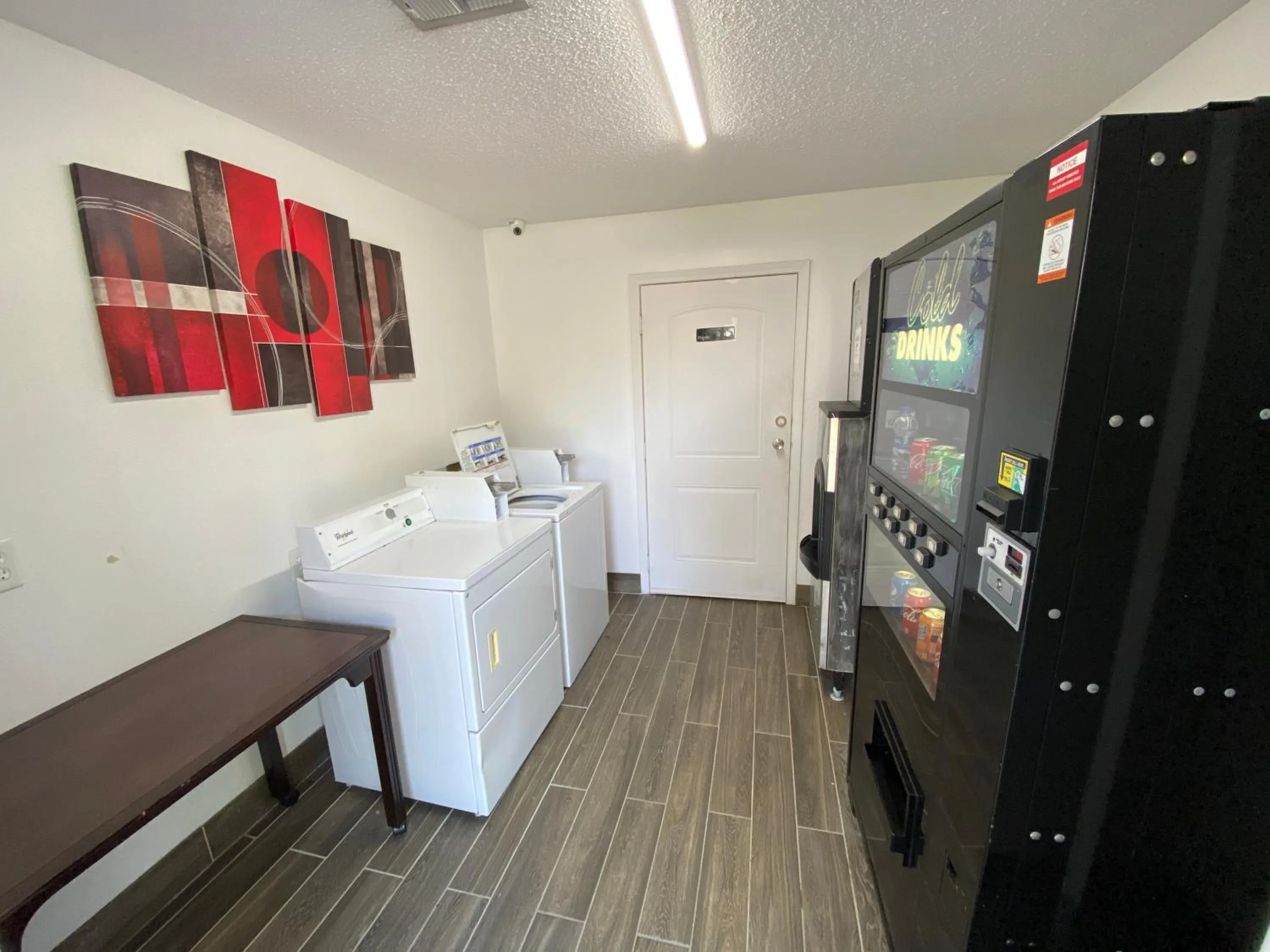 Drinks in Razorback Inn