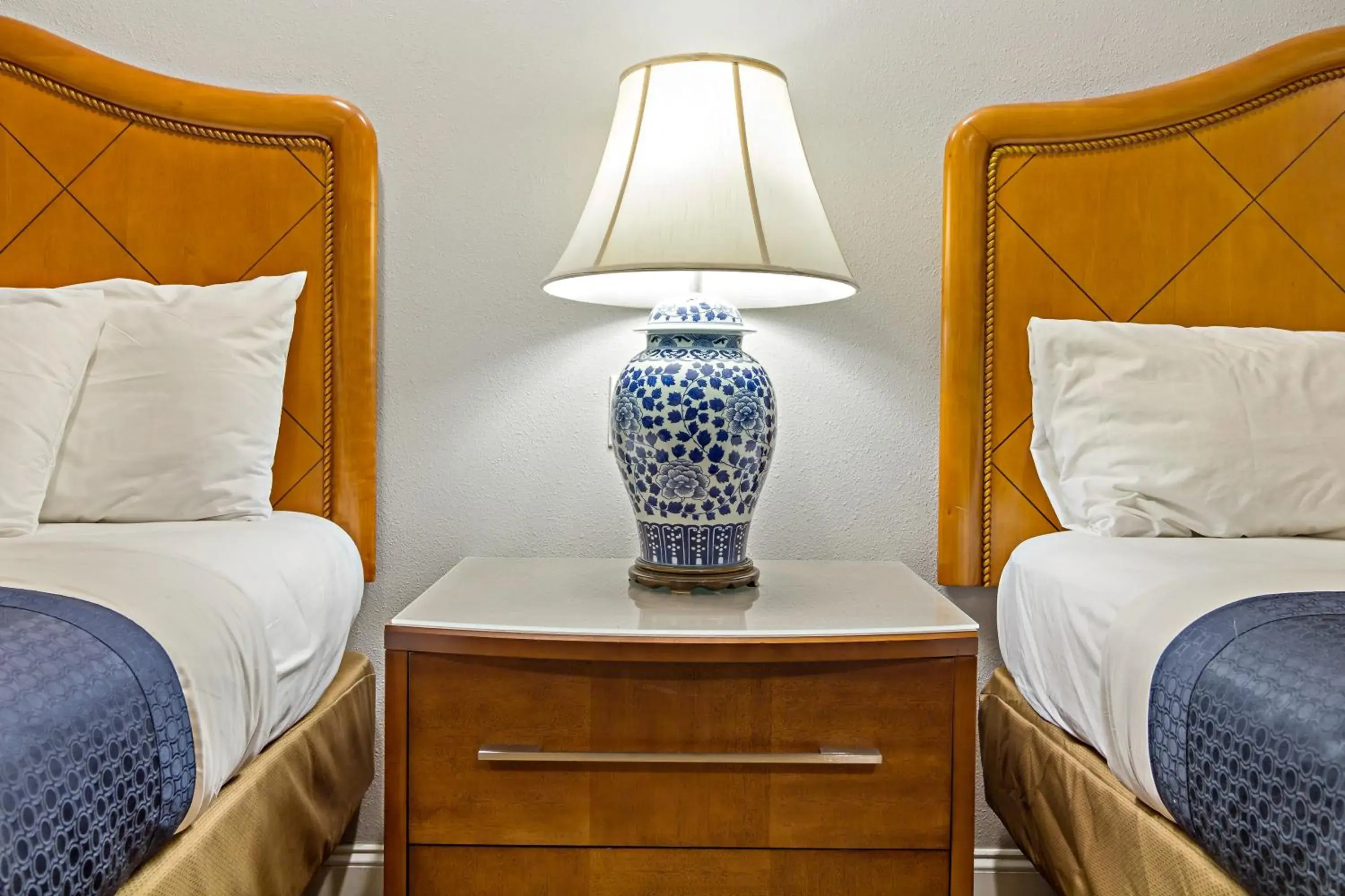 Deluxe Double Room with Bath in Highlander Motel Deluxe Double Room with Bath in Highlander Motel