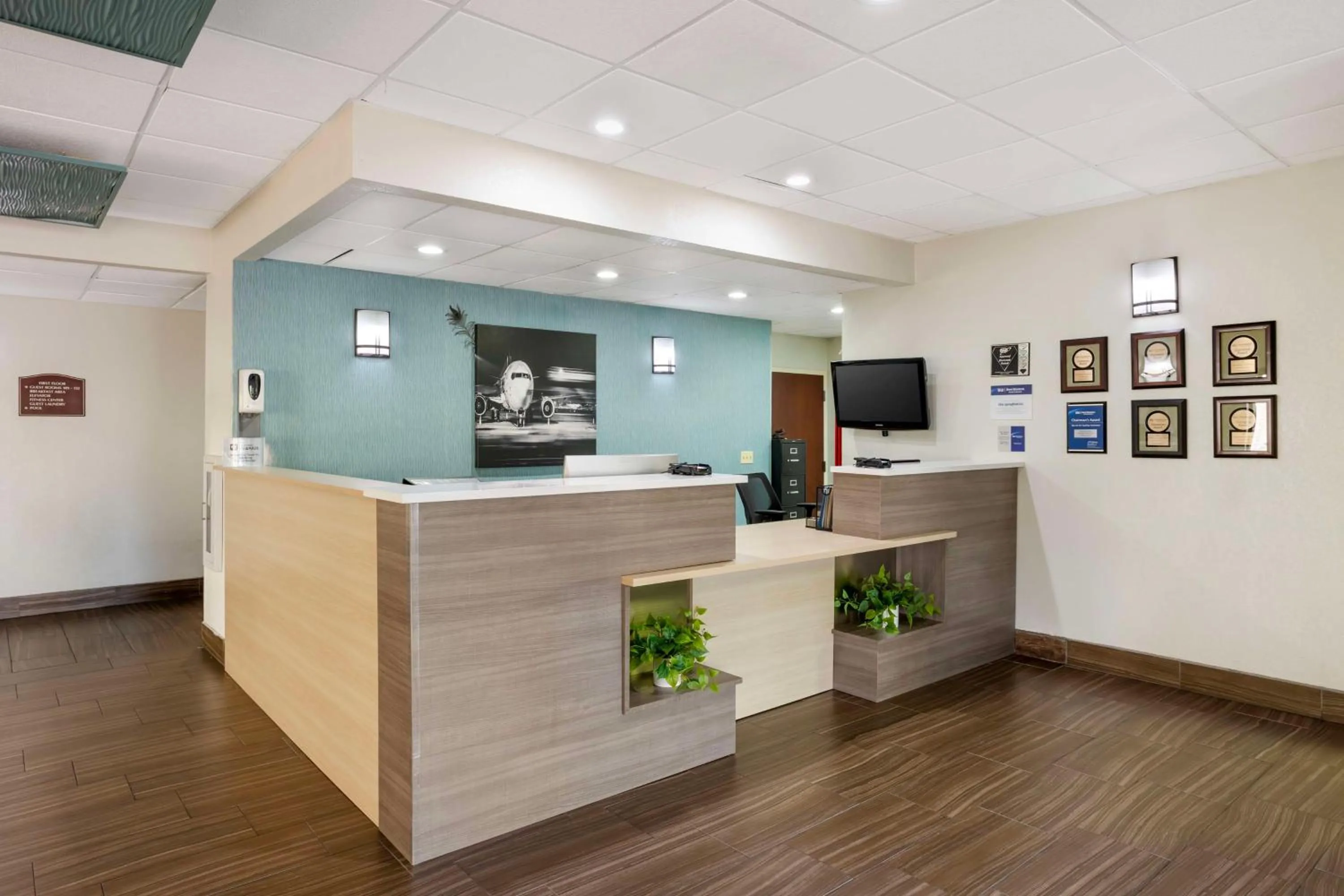 Lobby or reception in Best Western Plus Springfield Airport Inn