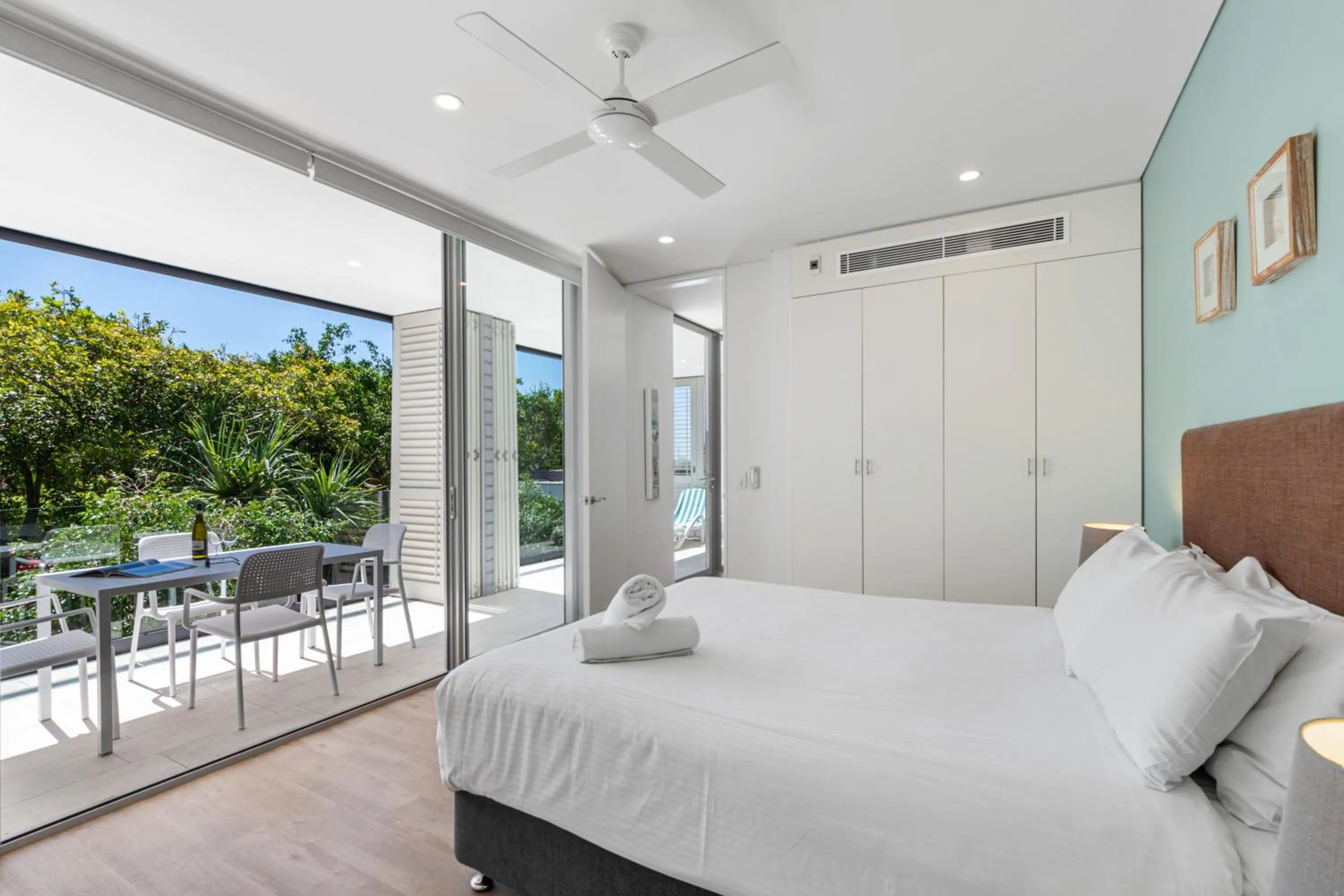 Balcony/Terrace, Bed in The Rise Noosa