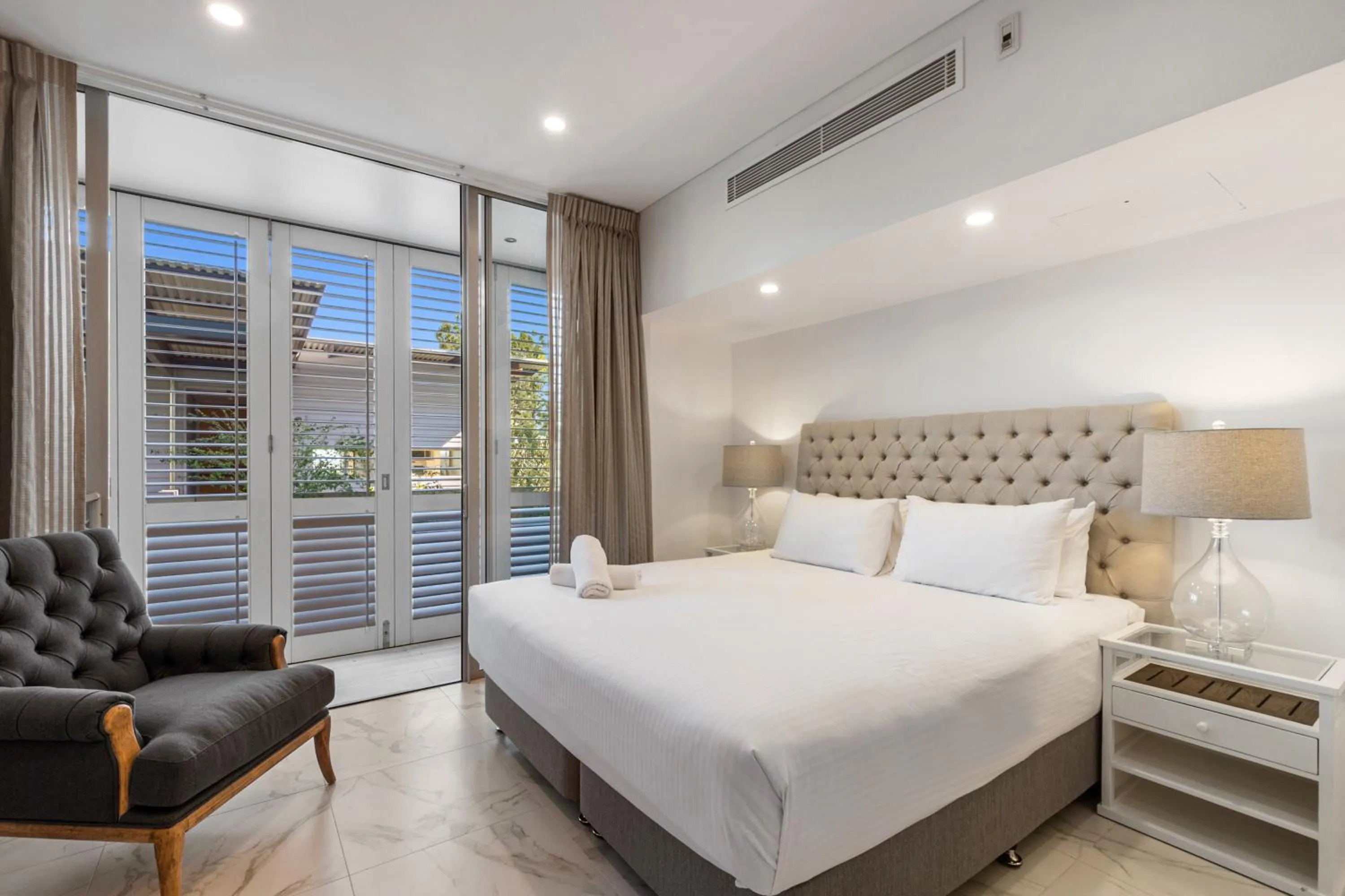 Photo of the whole room, Bed in The Rise Noosa