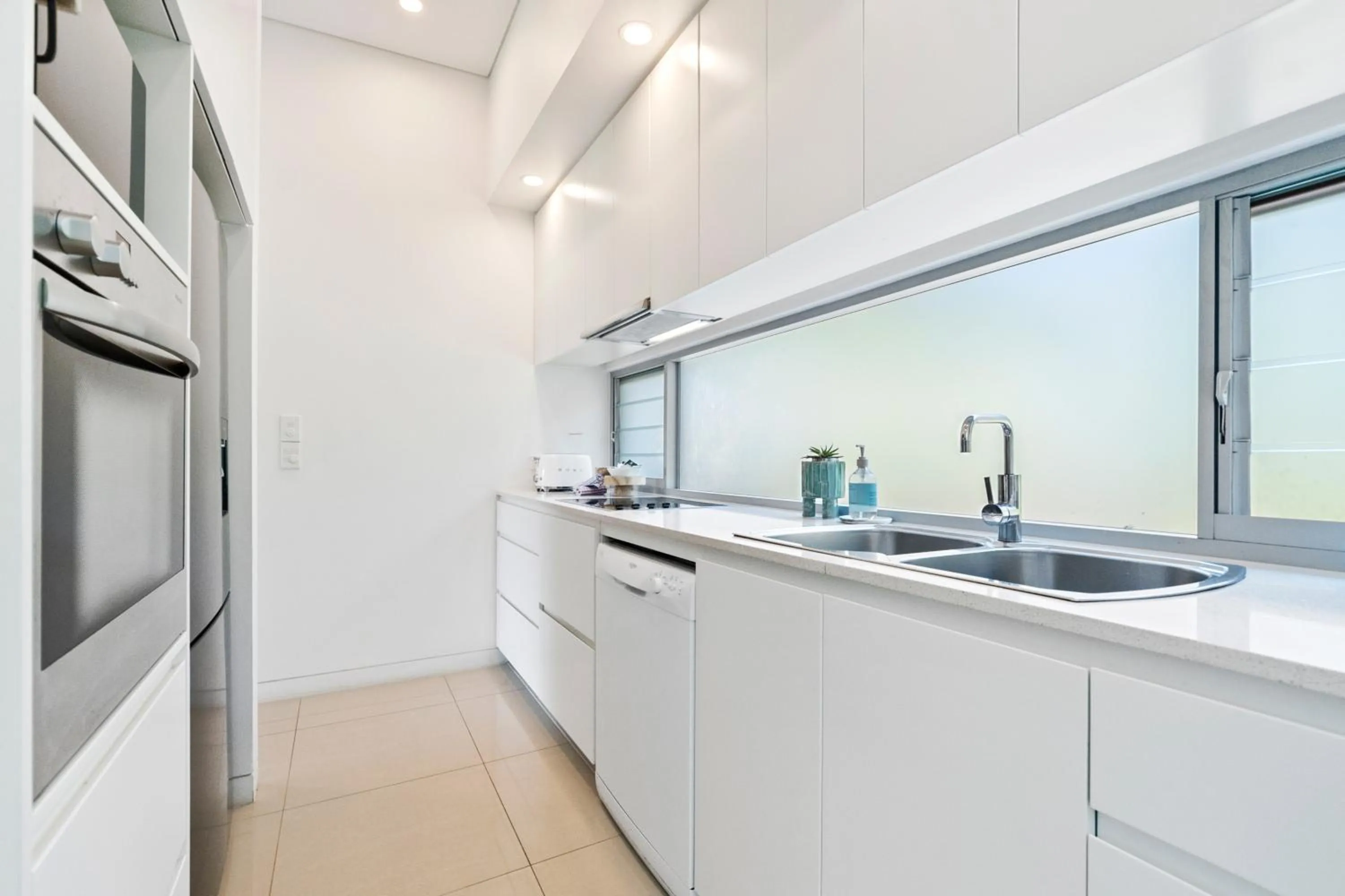 Kitchen or kitchenette in The Rise Noosa
