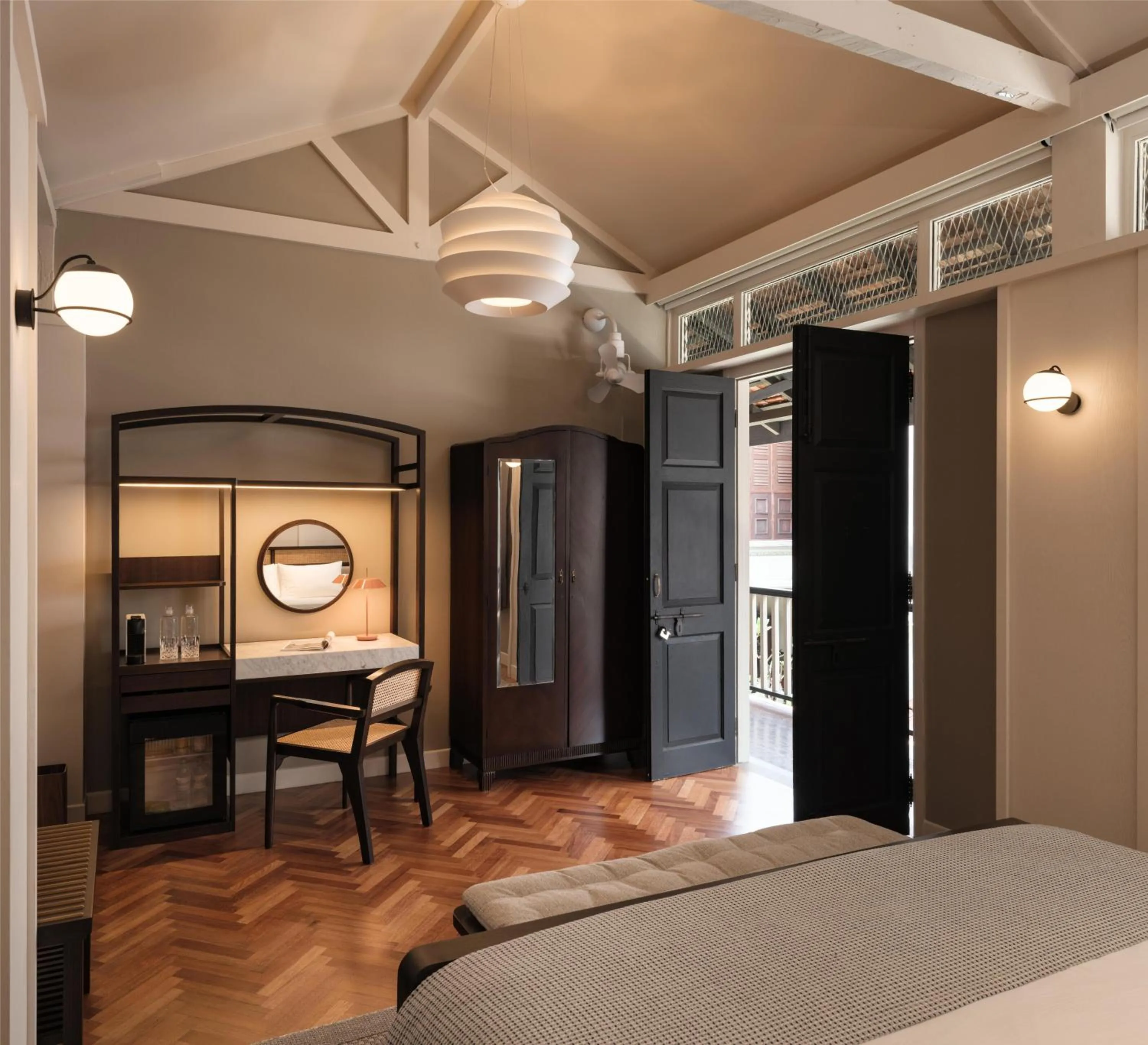 Photo of the whole room, Bed in Noordin Mews