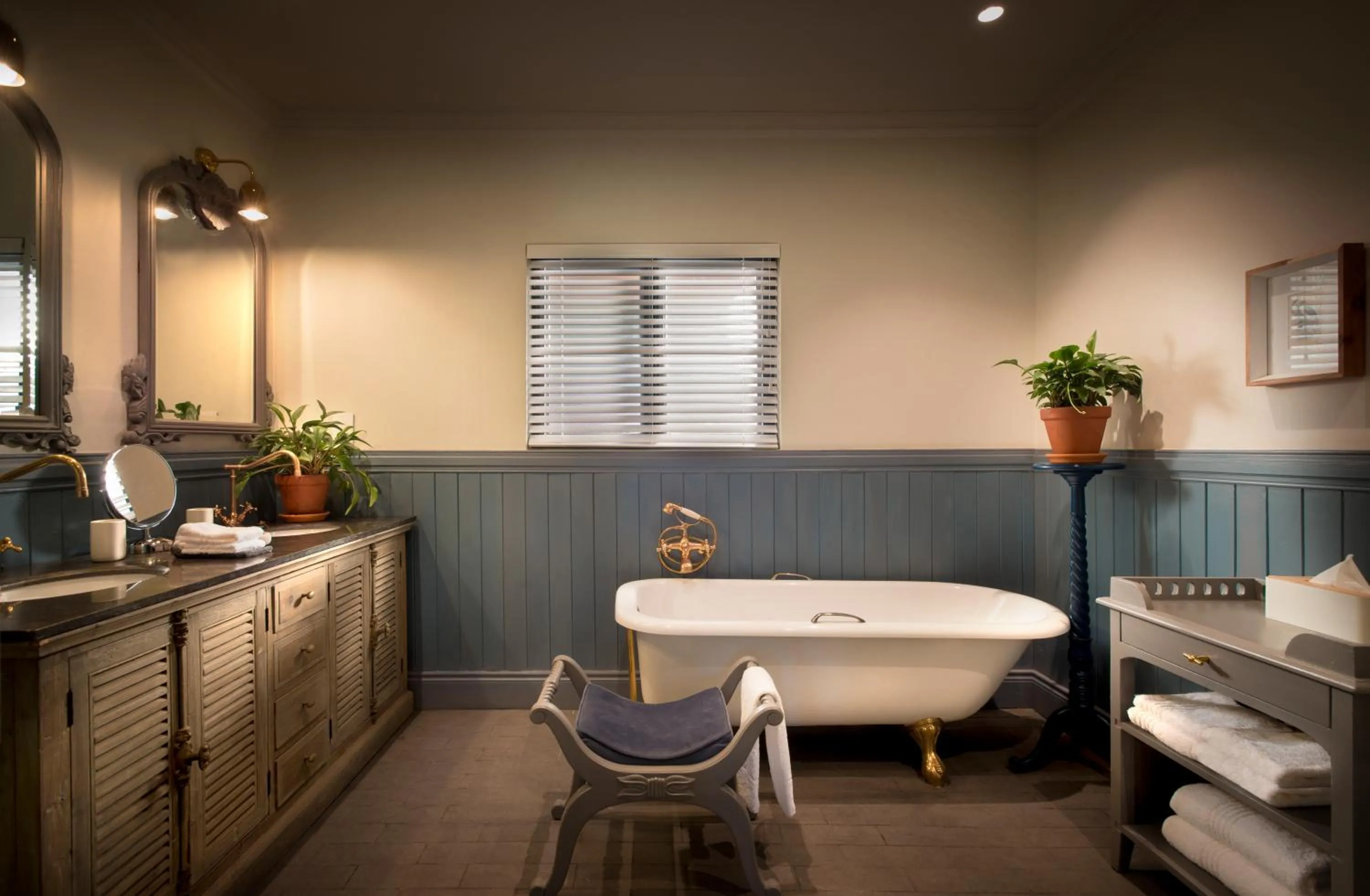 Bathroom in Anantara Stanley & Livingstone Victoria Falls Hotel