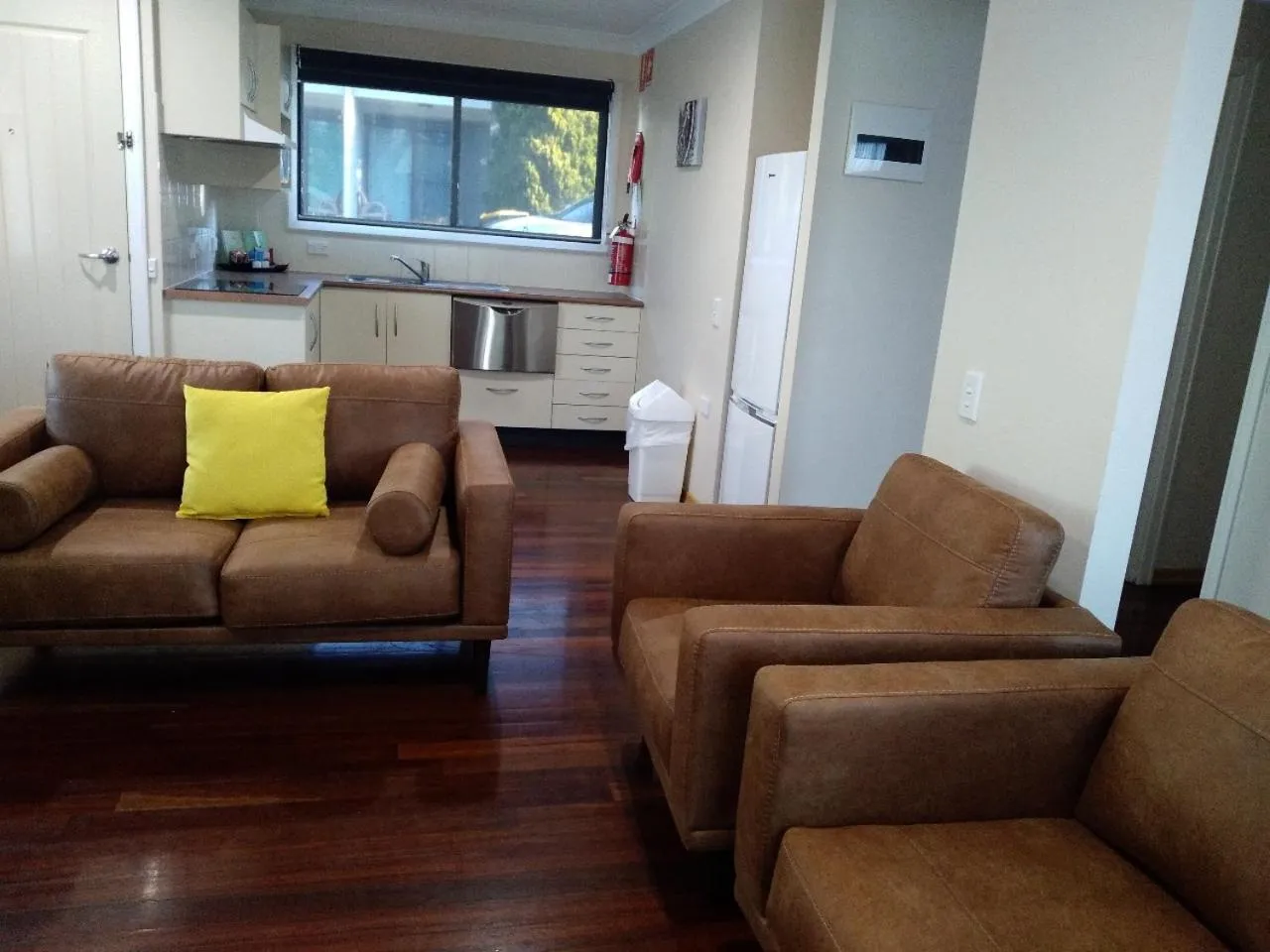 Kitchen or kitchenette in Eastgate on the Range Motel