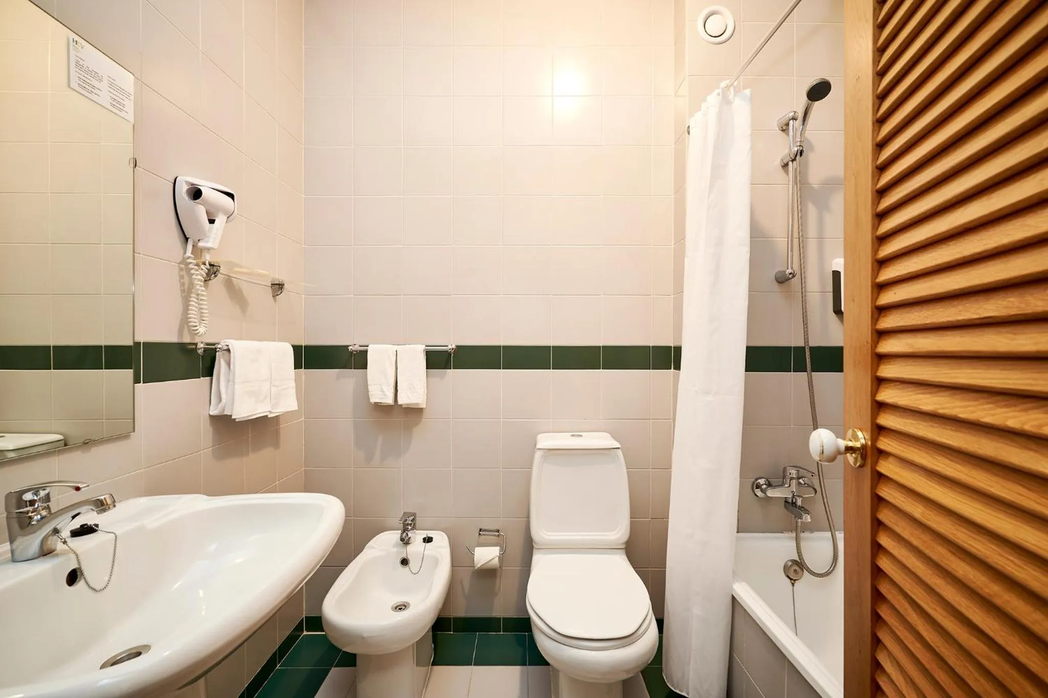 Bathroom in Hotel Castrum Villae by Walk Hotels