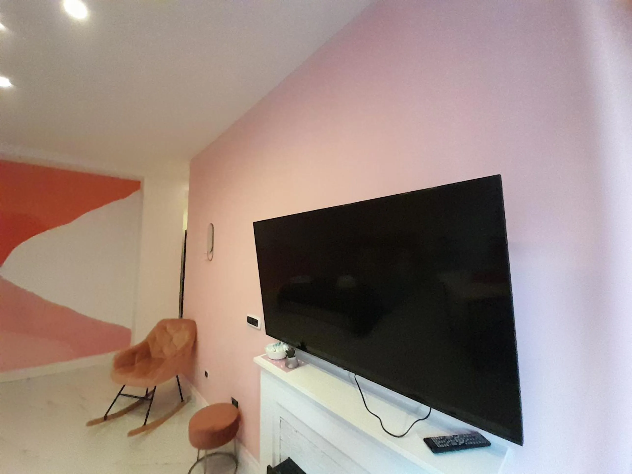 TV and multimedia in Tiffany & Babylon Luxury Stay