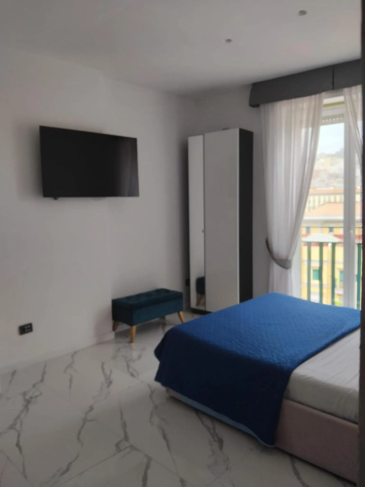 Bed in Tiffany & Babylon Luxury Stay