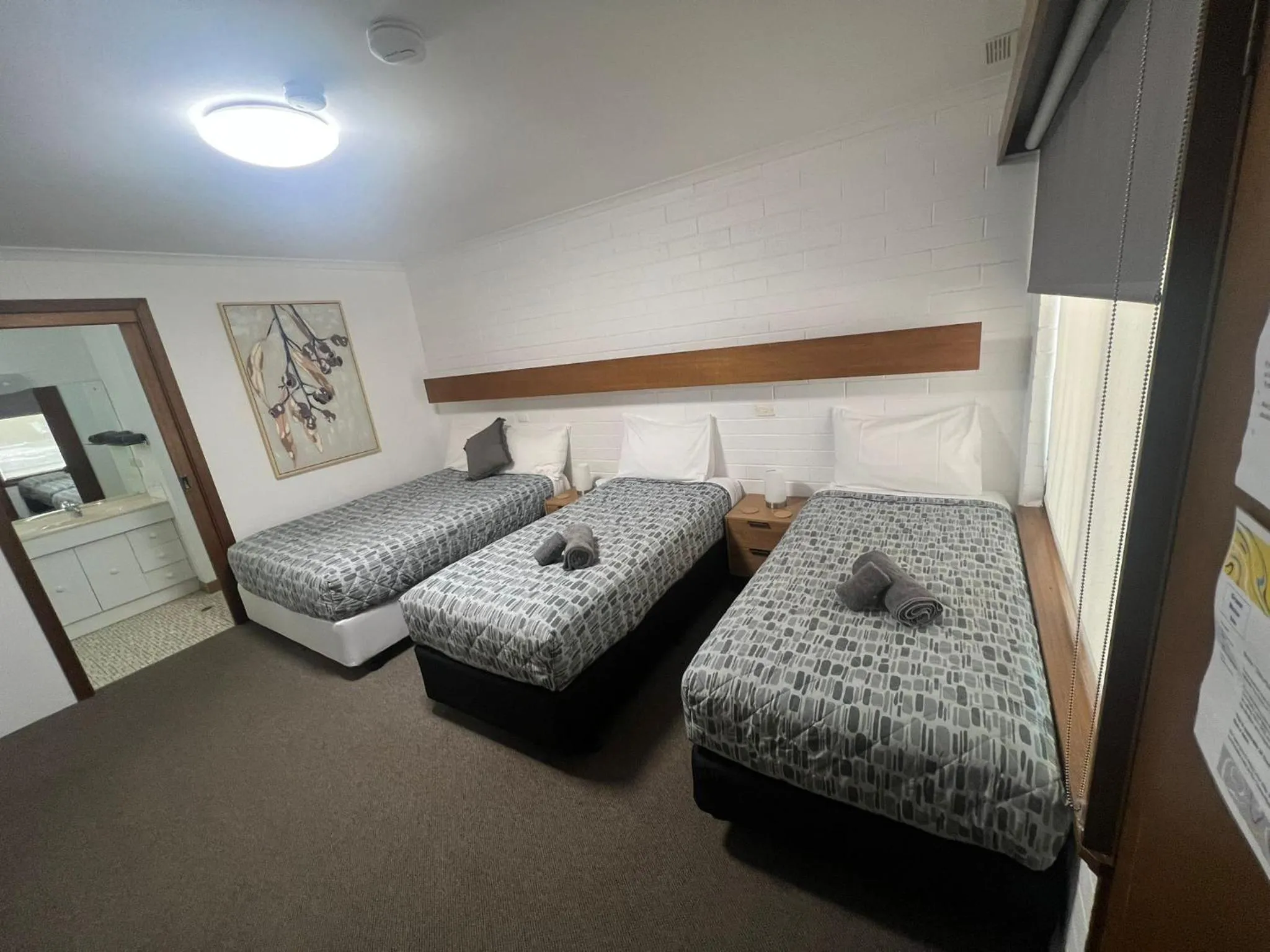 Bed in Orana Motor Inn