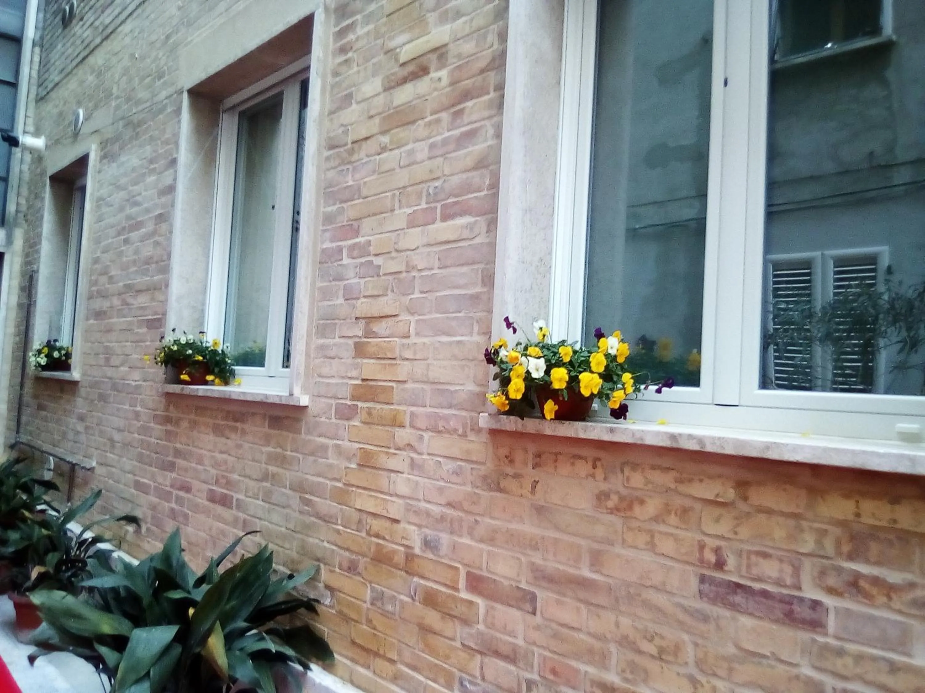 Facade/entrance in Officina Urban Sleep