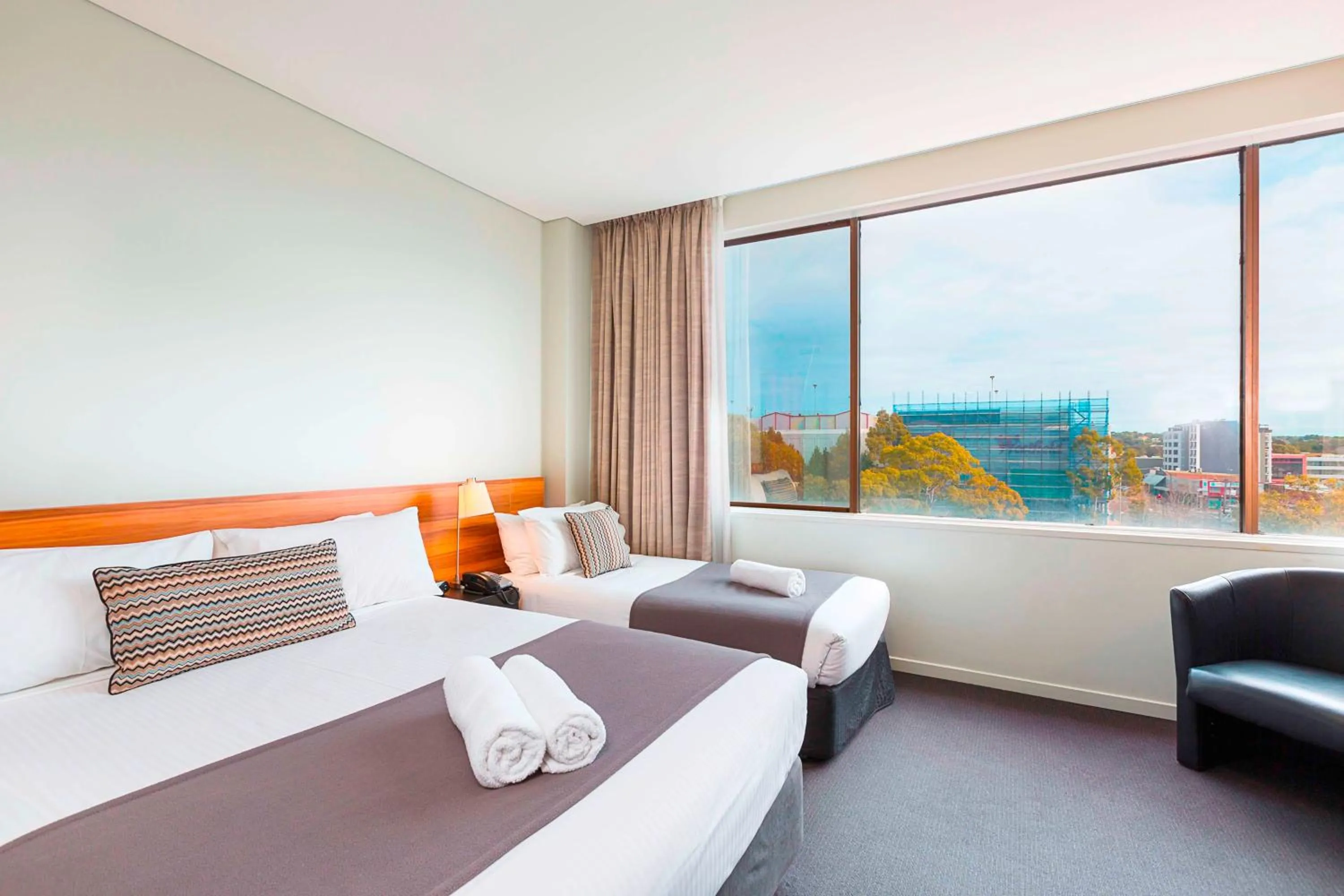 Superior Twin Room in Metro Hotel Miranda