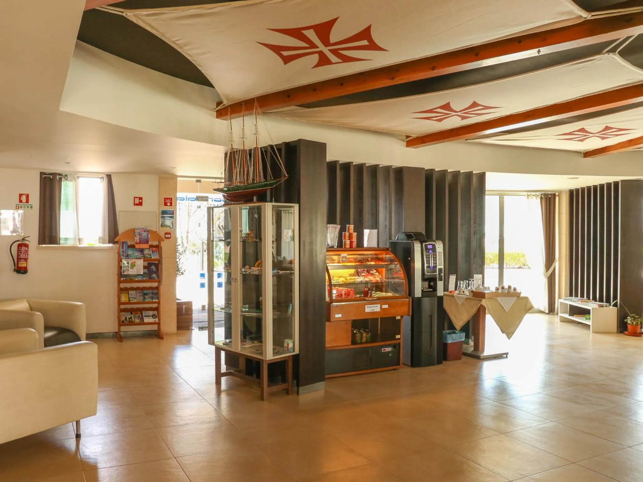 Communal lounge/ TV room in Pontalaia Apartamentos Turísticos